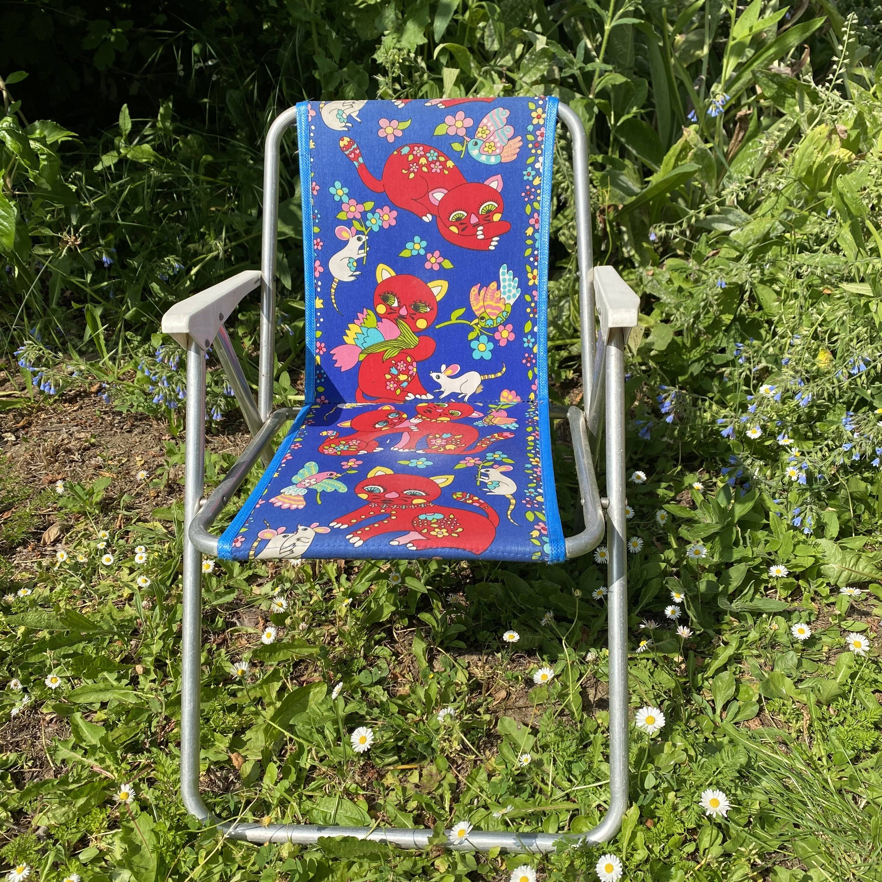 Ancienne Chaise Pour Enfant en Bois & Cannage - Vintage French Finds