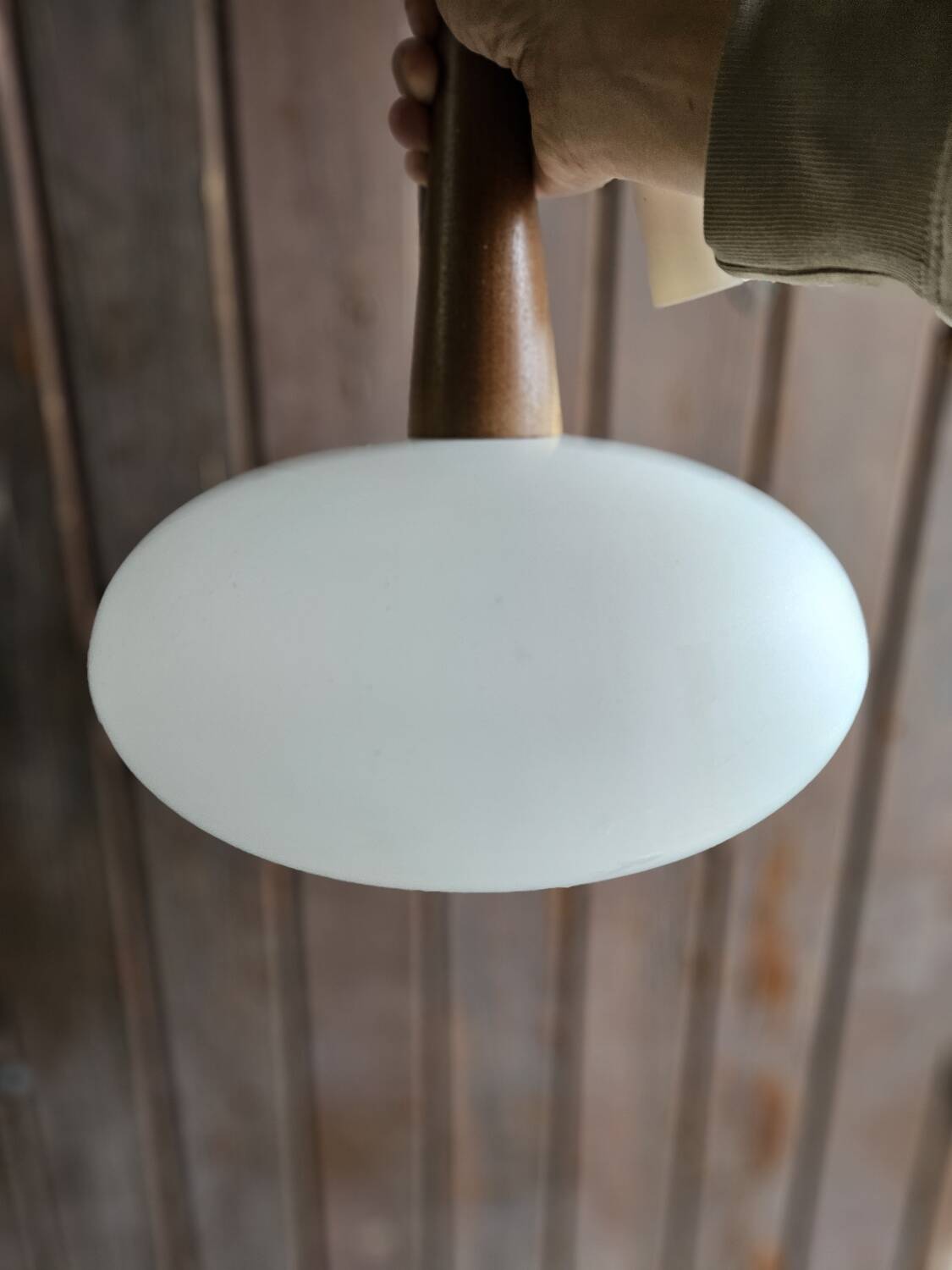 Scandinavian style pendant light in teak and opaline Louis Kalf