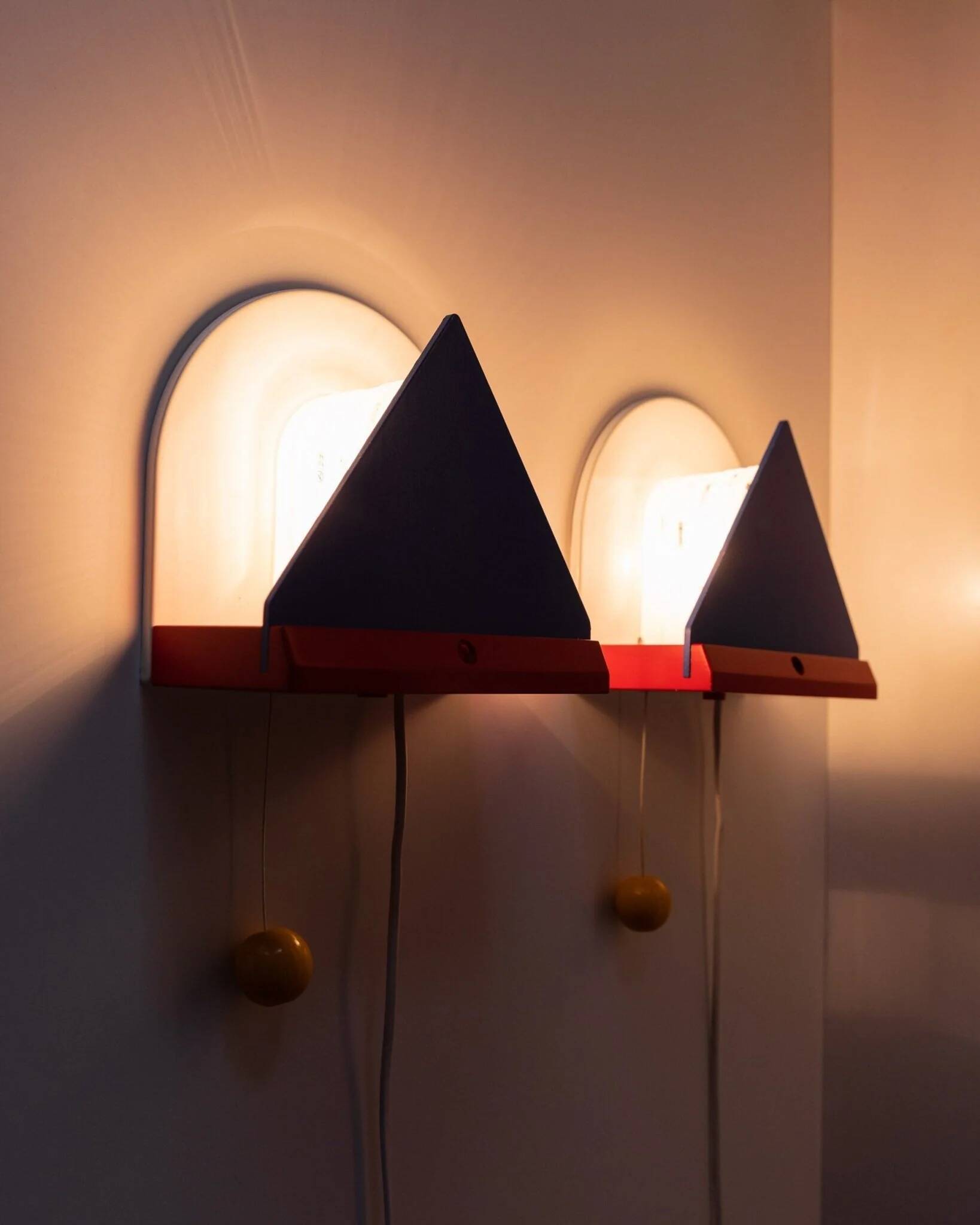 Set de lampes murales Stoja multicolores de style Memphis en métal peint par IKEA x Sottsass, années 1980.