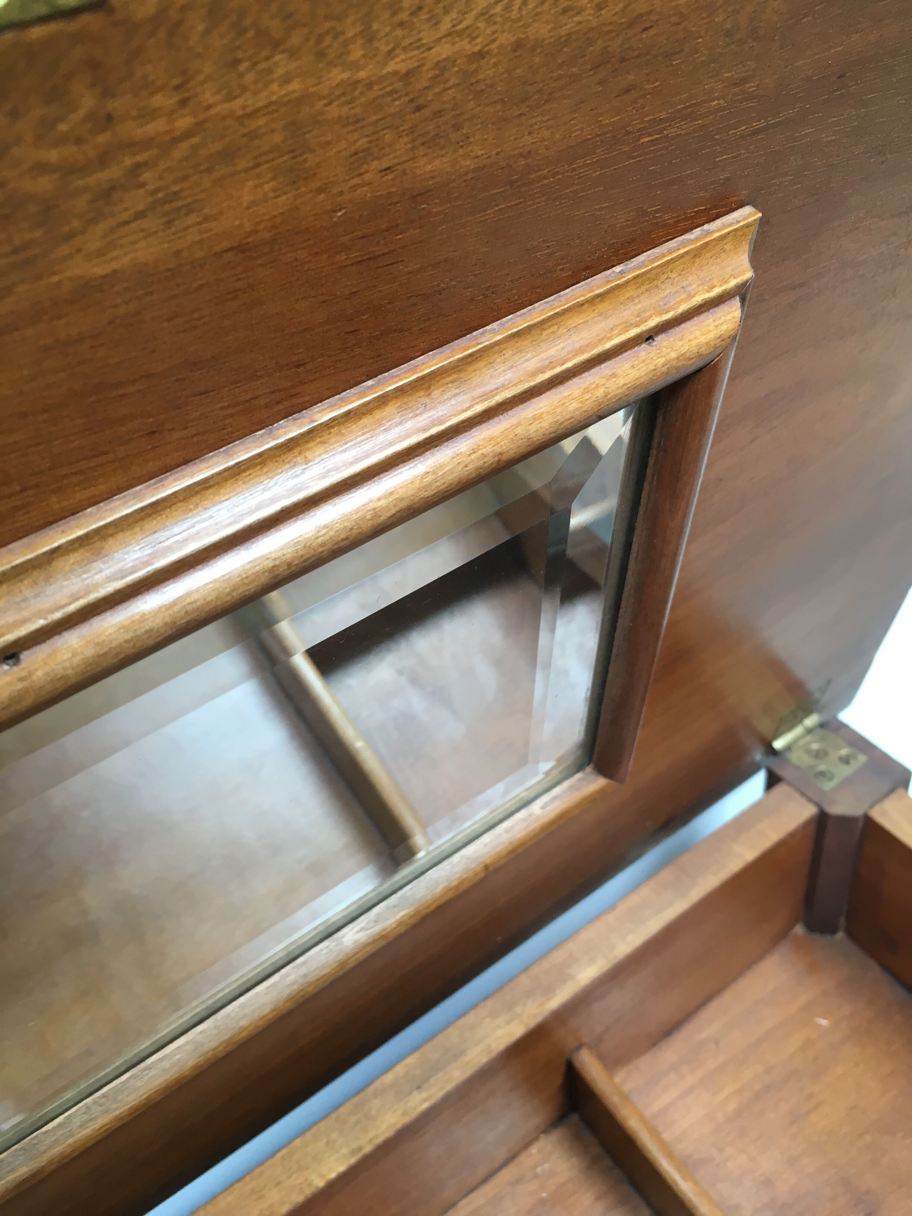 Dressing table with drawers