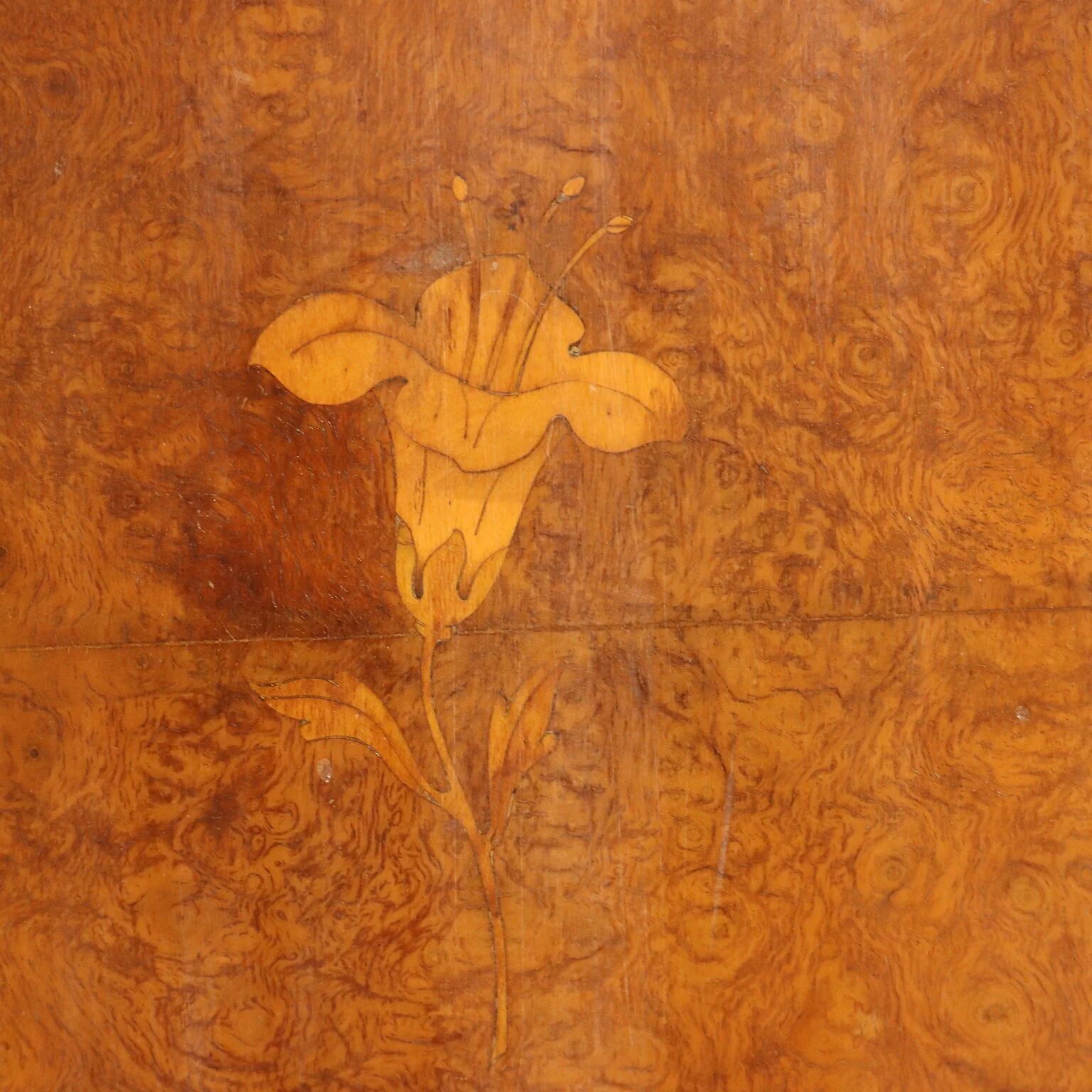 Vintage buffet in walnut veneer and burl, 1950s design.