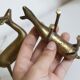 Cerf et biche en laiton vintage