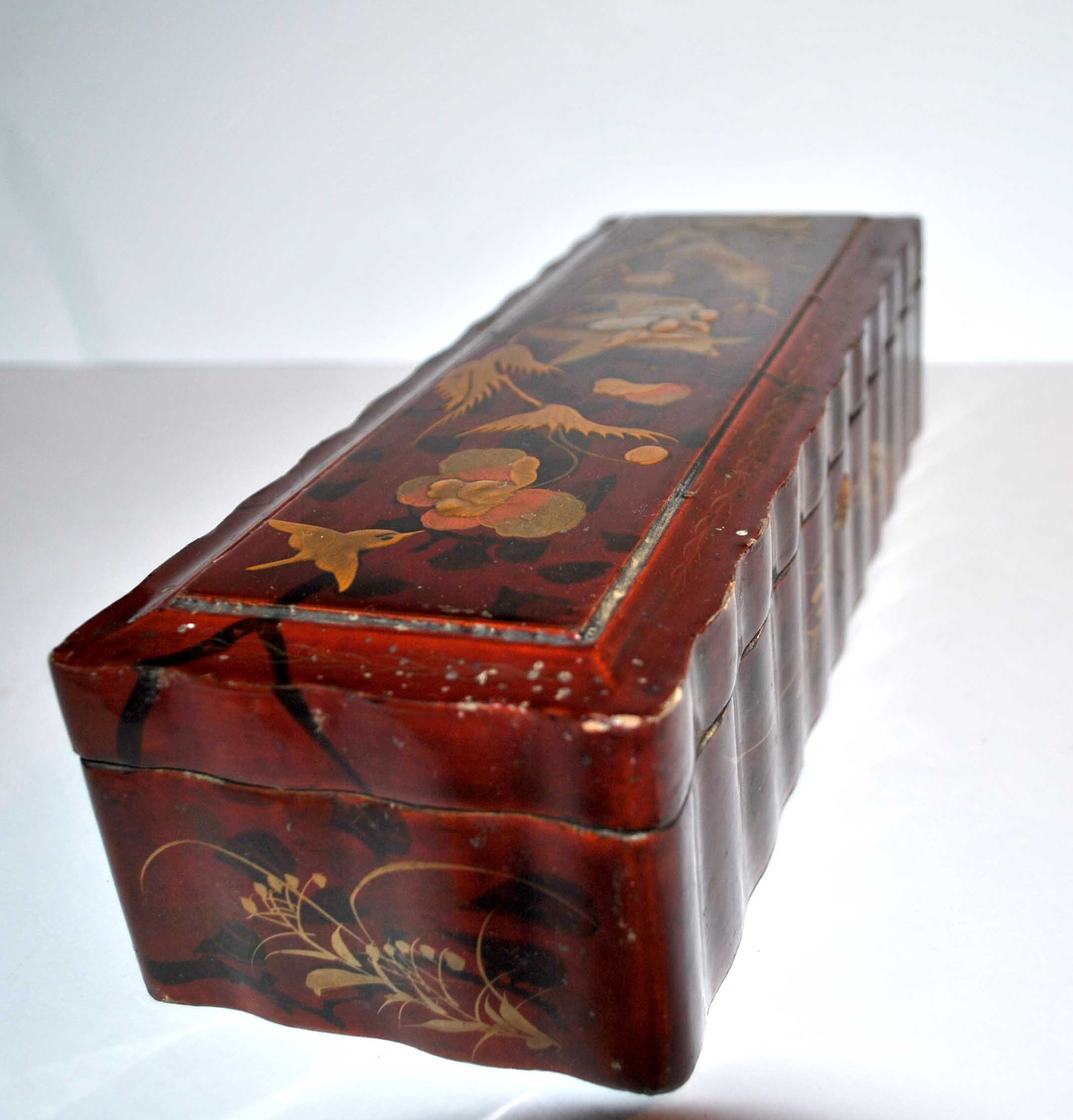 Antique glove box in Red China Lacquer decorated with golden birds