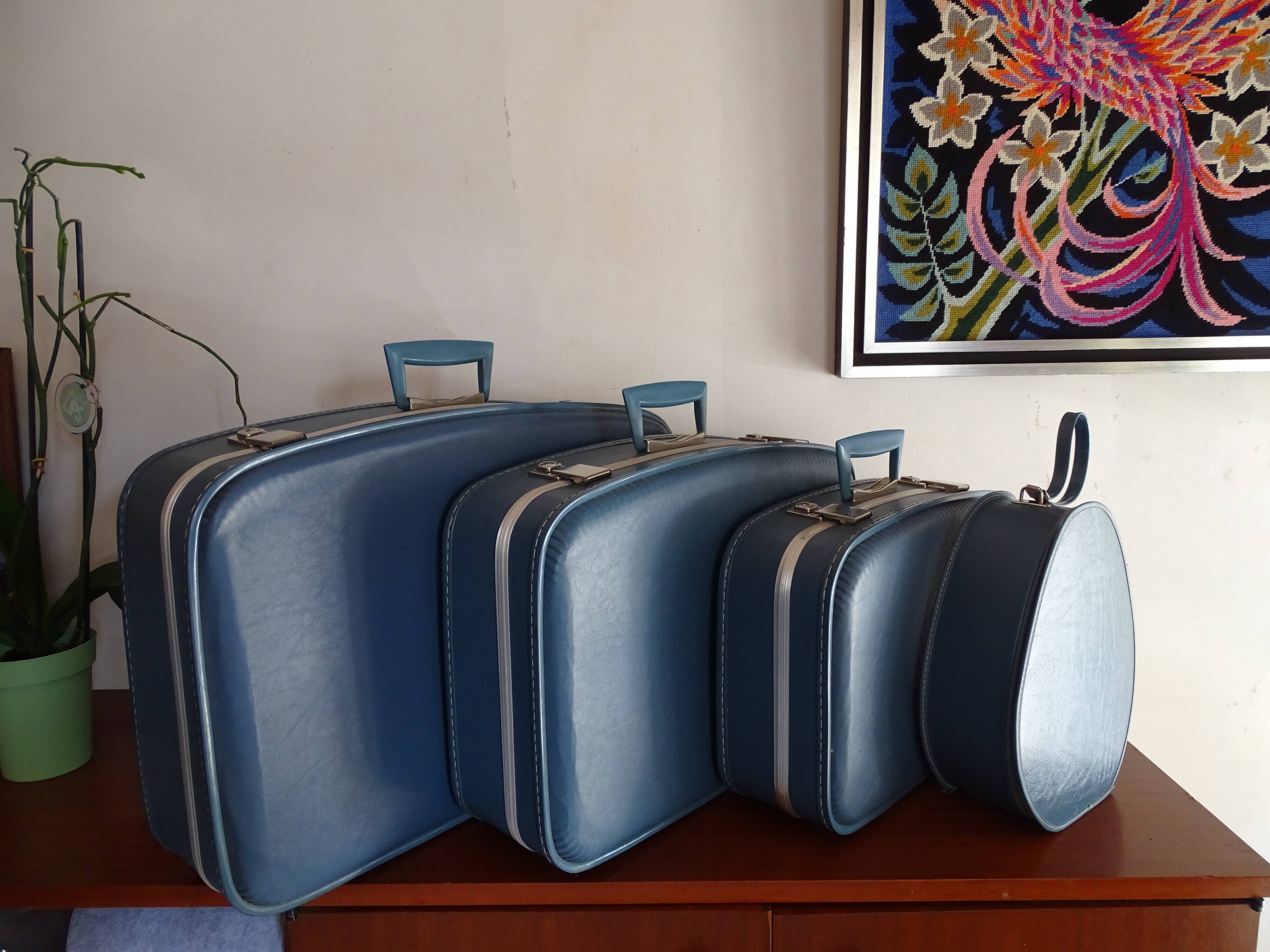 Nesting suitcases stewardess and vanity 1960