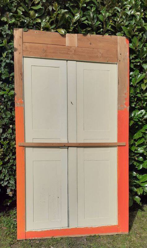 Pair of 19th-century cupboard doors and frame, woodwork