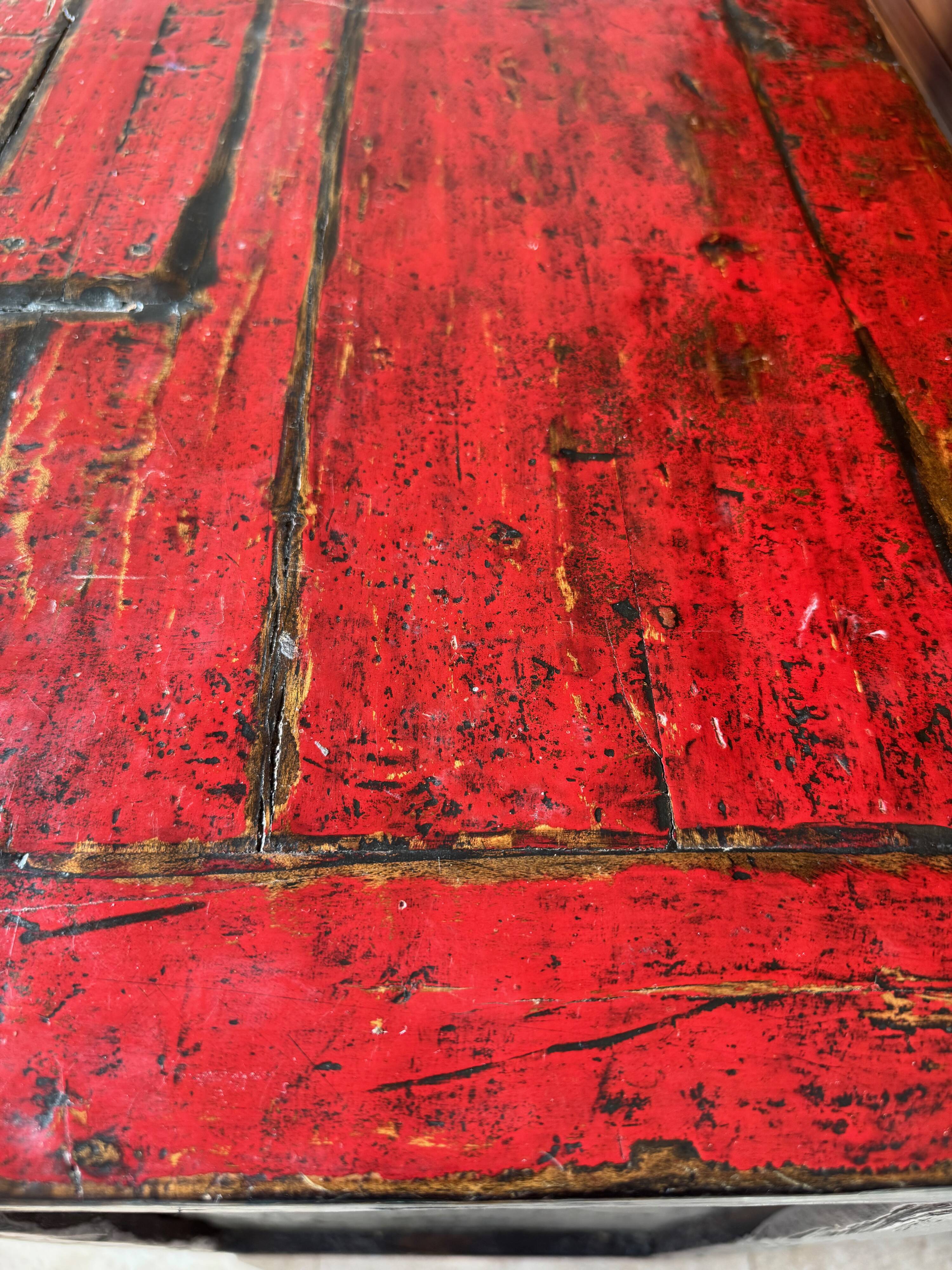 Small antique Chinese buffet (1920-1950) in rustic style, red lacquered, ori
