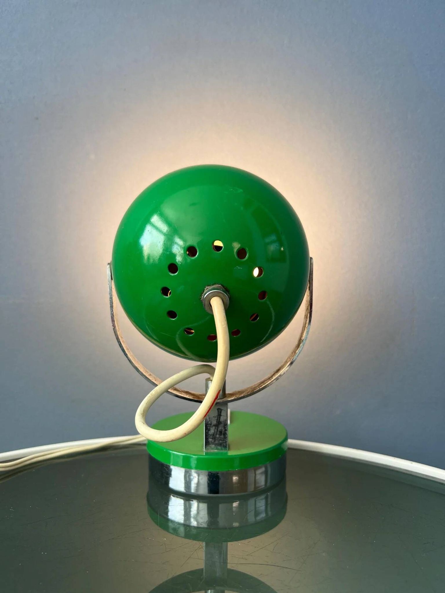 Vintage green space age eyeball table lamp