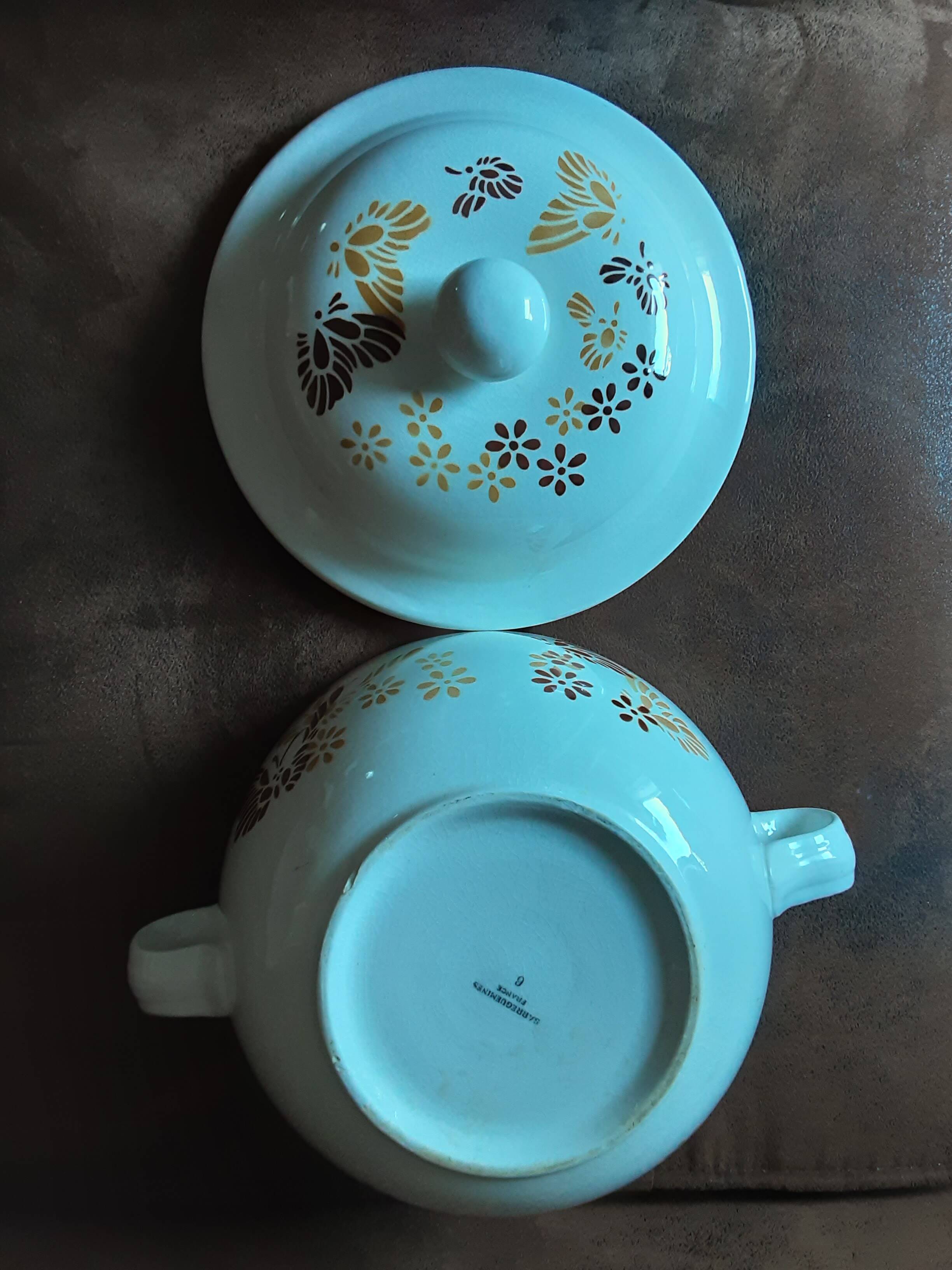 Sarreguemines soup tureen and lid