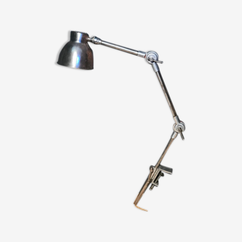 Articulate metal lamp