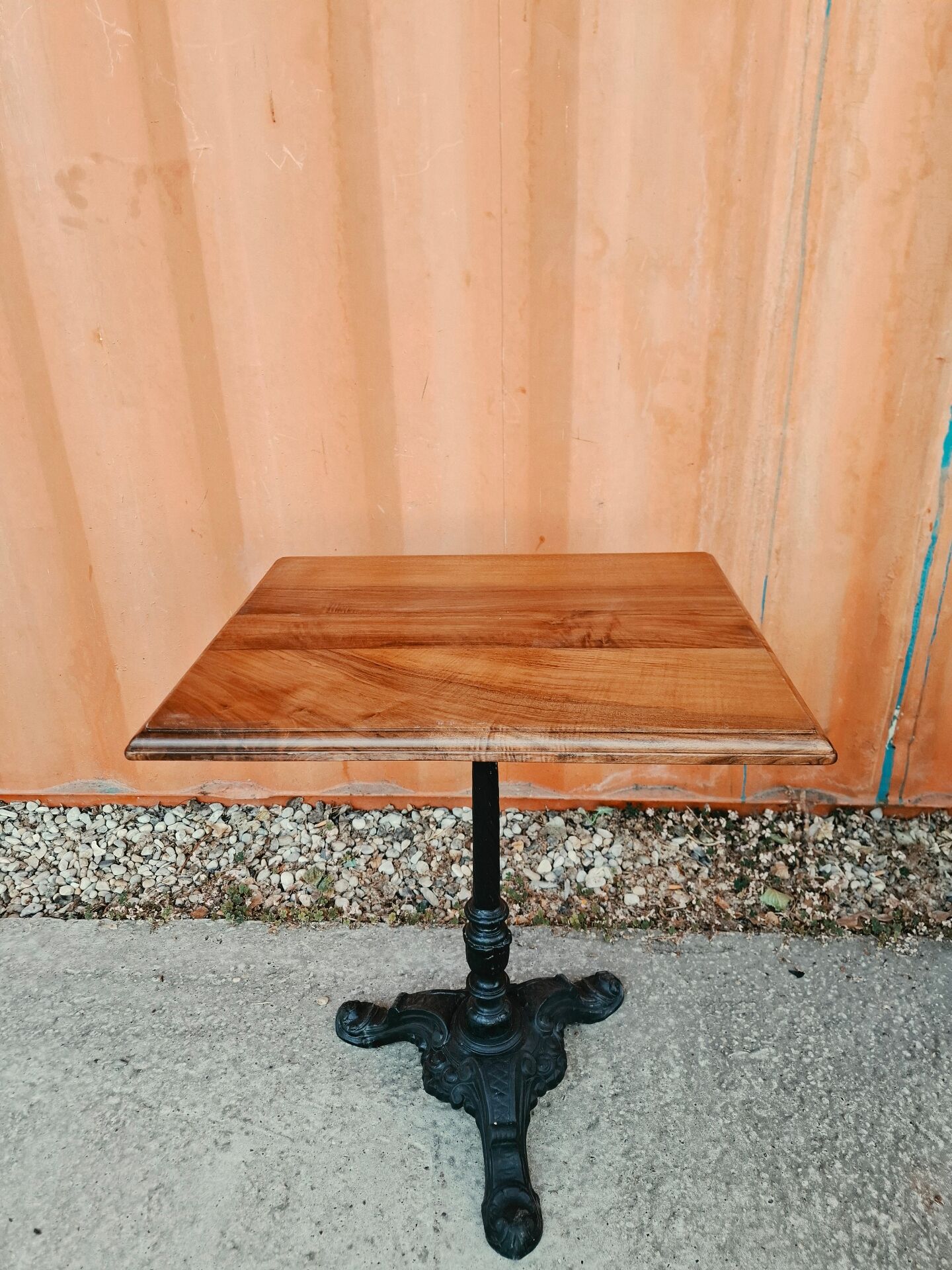 Table bistrot