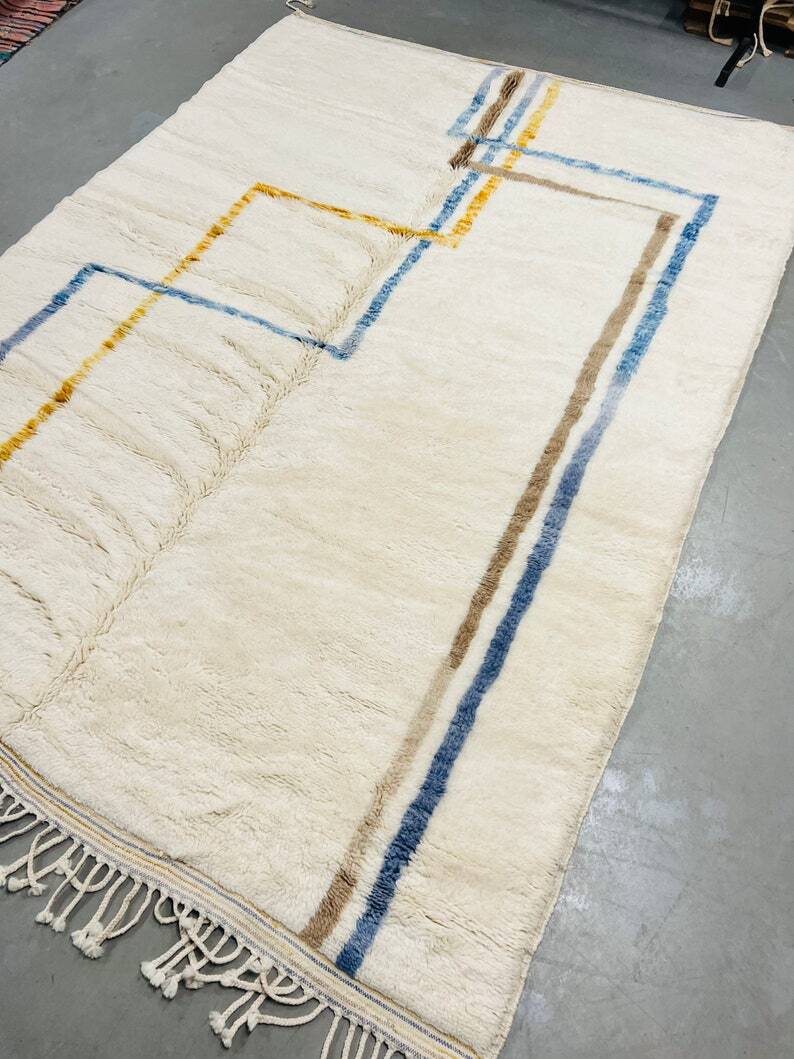 Traditional handmade Beni Ouarine rug size 250cmx150cm
