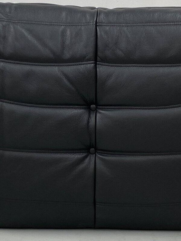 Chaises longues Togo en cuir noir attribuées à Michel Ducaroy pour Ligne Roset, ensemble de 2.