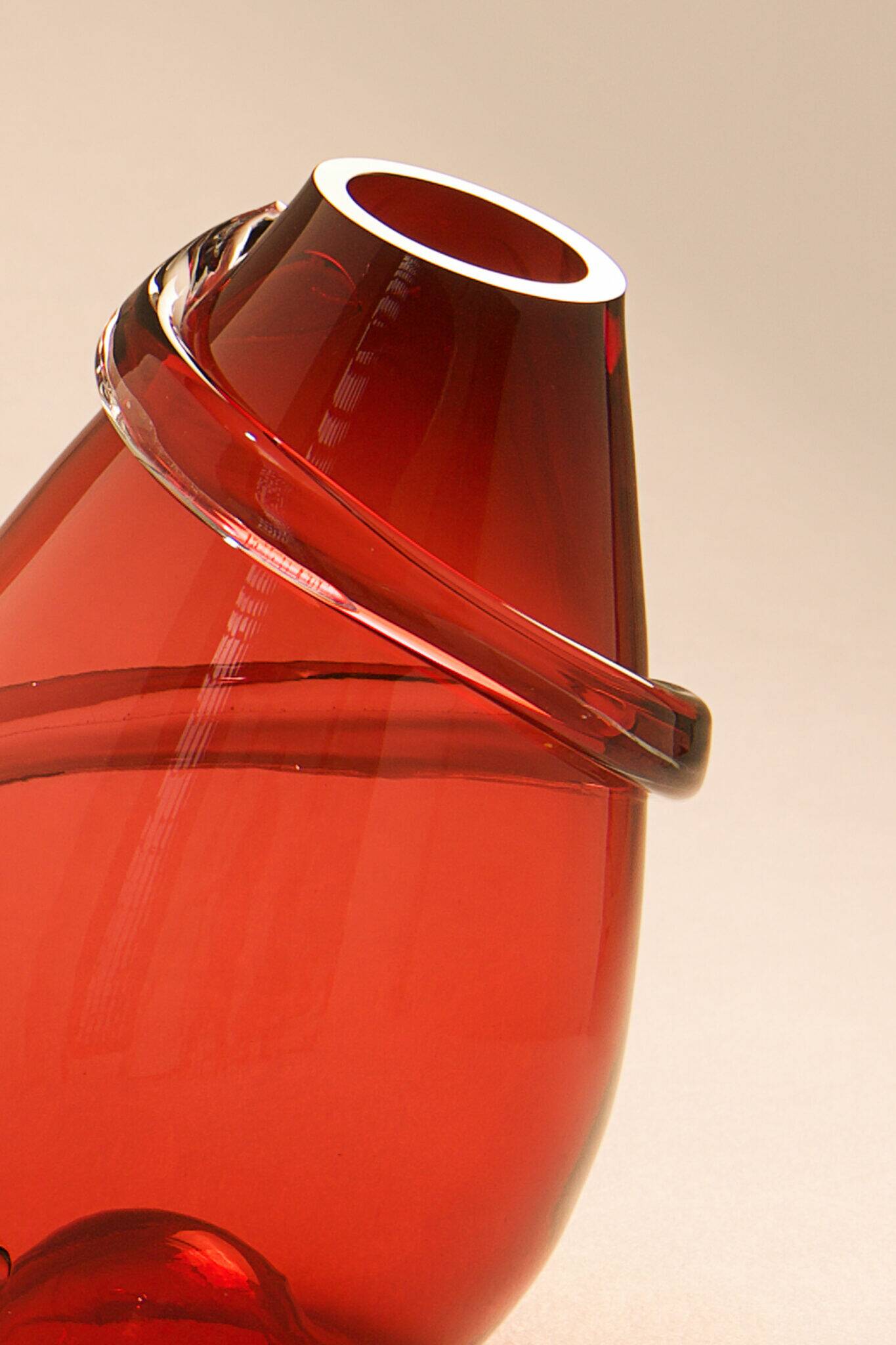 "Drop Big Spiral" vase in red glass - Sem Schanzer (as l'Anverre)