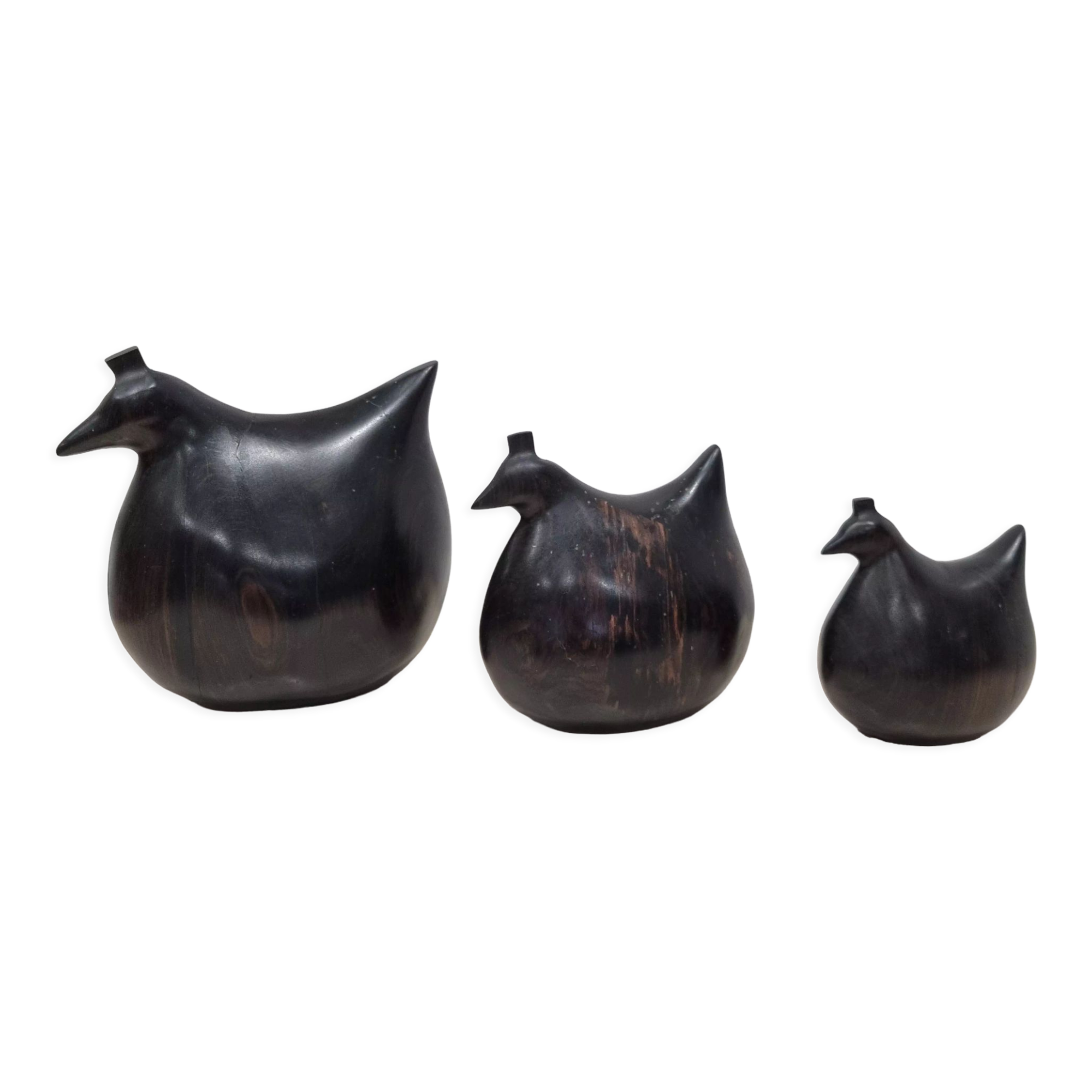 Trio de sculptures poules en ébène
