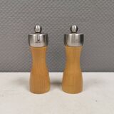 Salt and pepper set with Peugeot grinder.