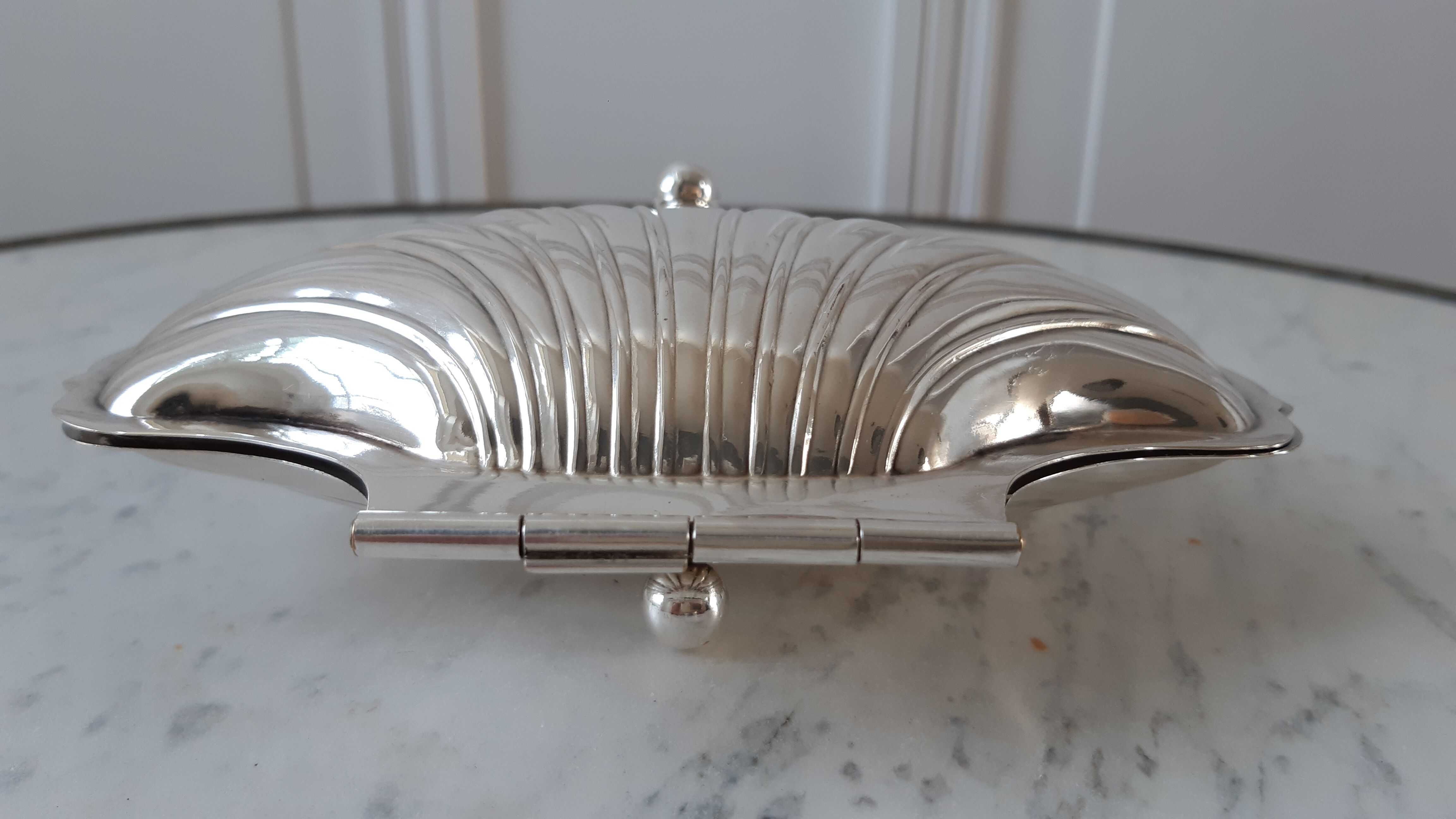 Butter dish / empty pocket shell silver metal years 40-50 hallmarked