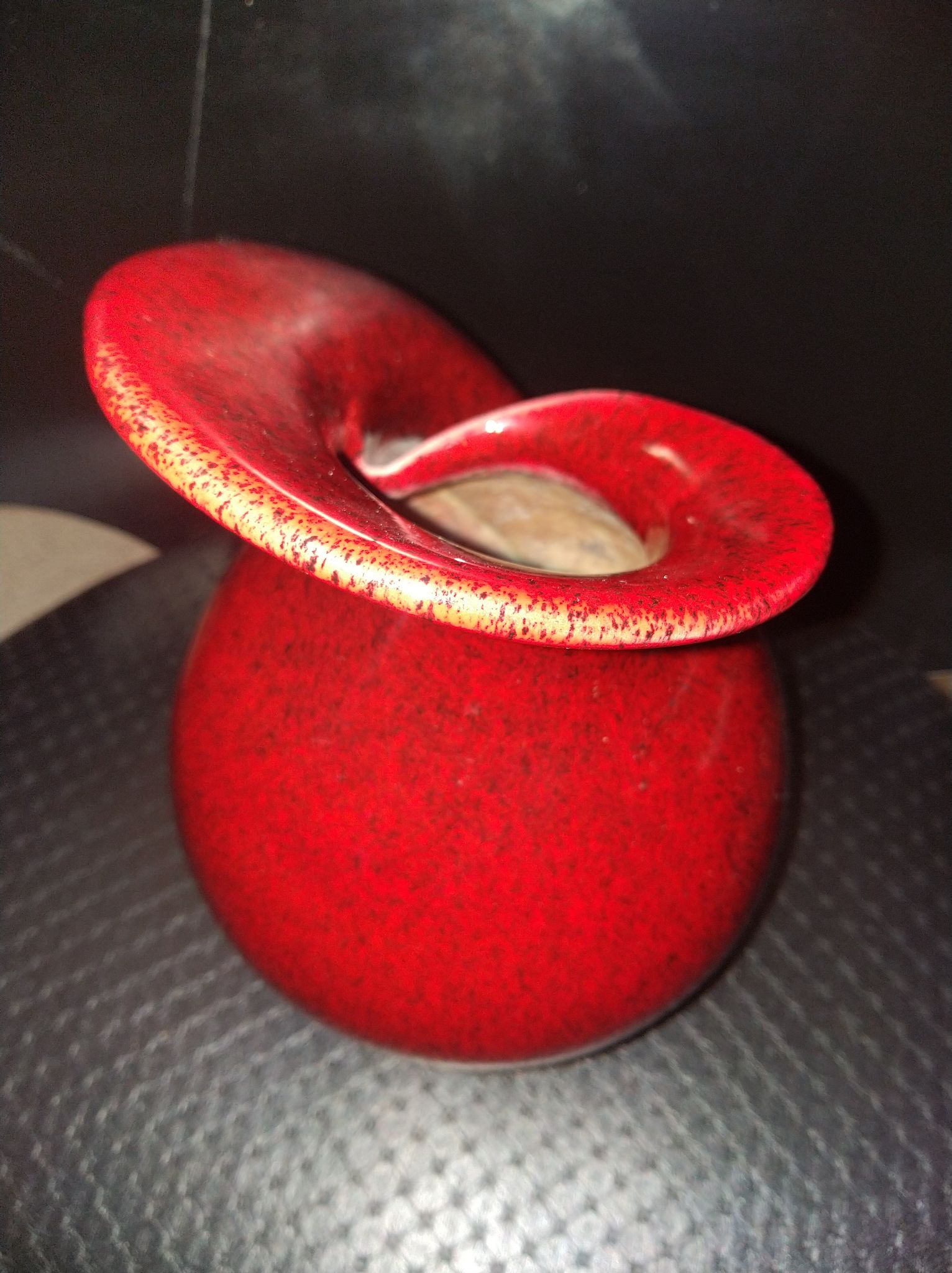 Vase coeur de rose en céramique par Fred et Andrée Stocker vers 1950