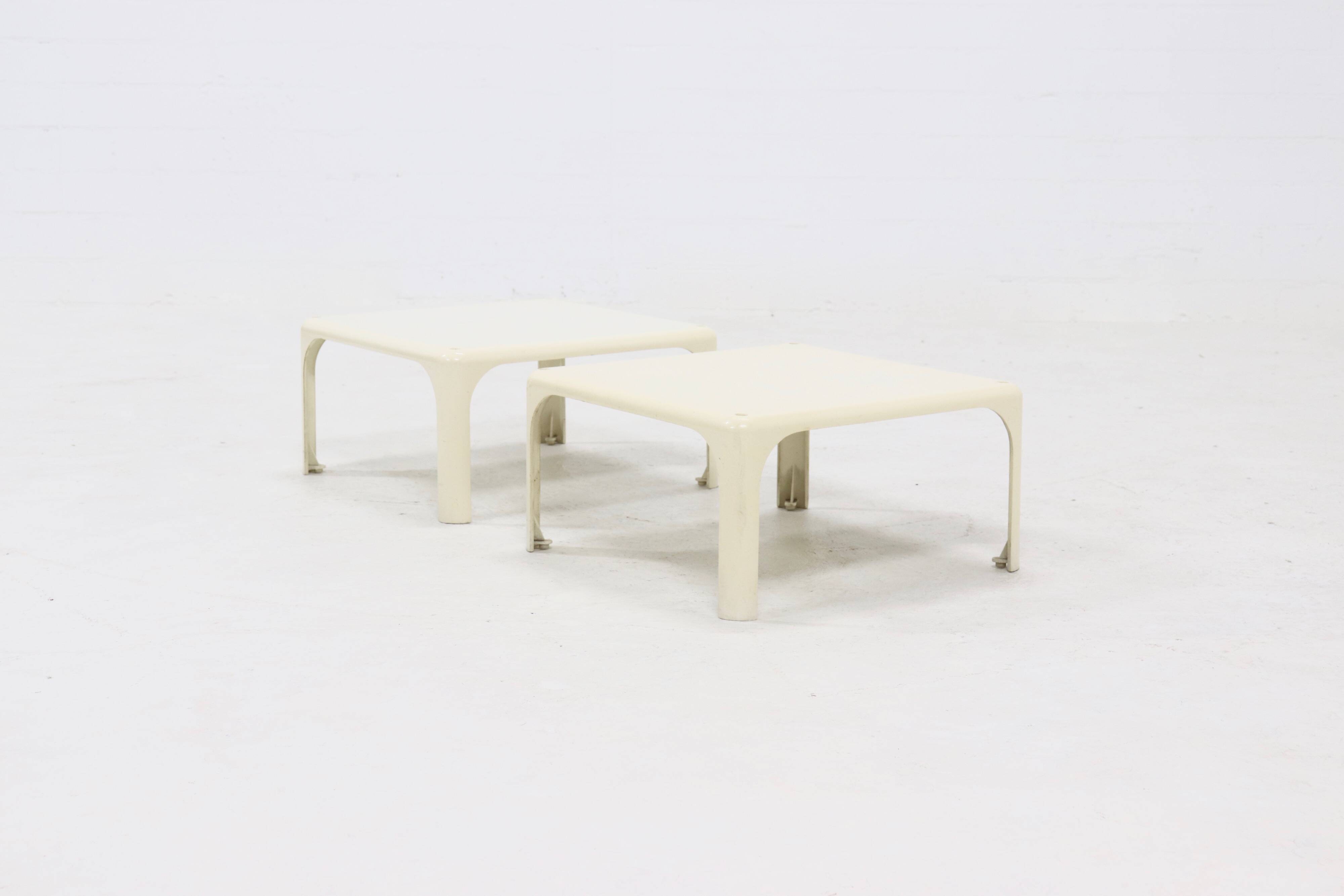 Lot de 2 tables empilables Demetrio 45 par Vico Magistretti pour Artemide 1960
