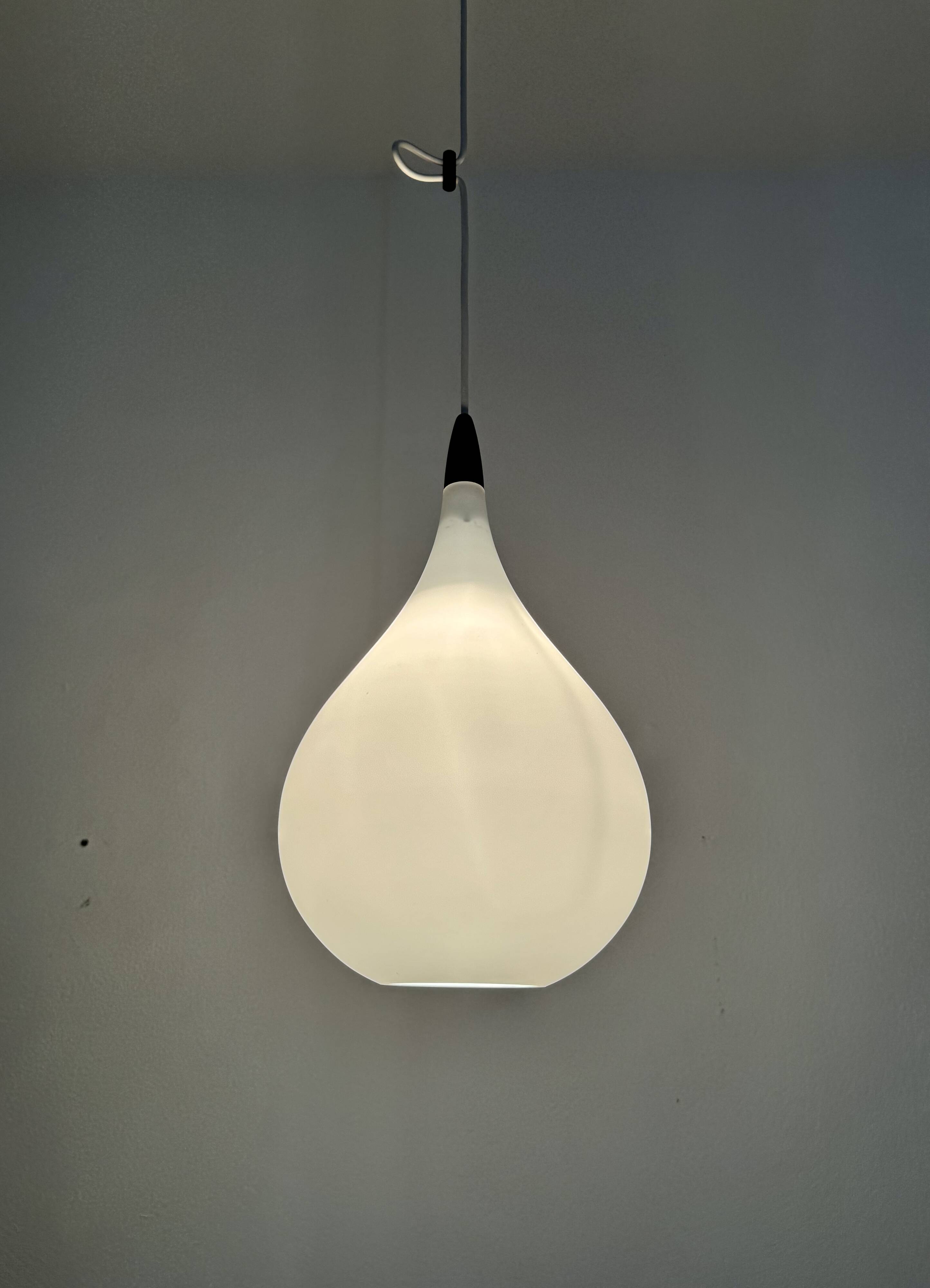 Lampe à Suspension Opaline par Uno et Östen Kristiansson