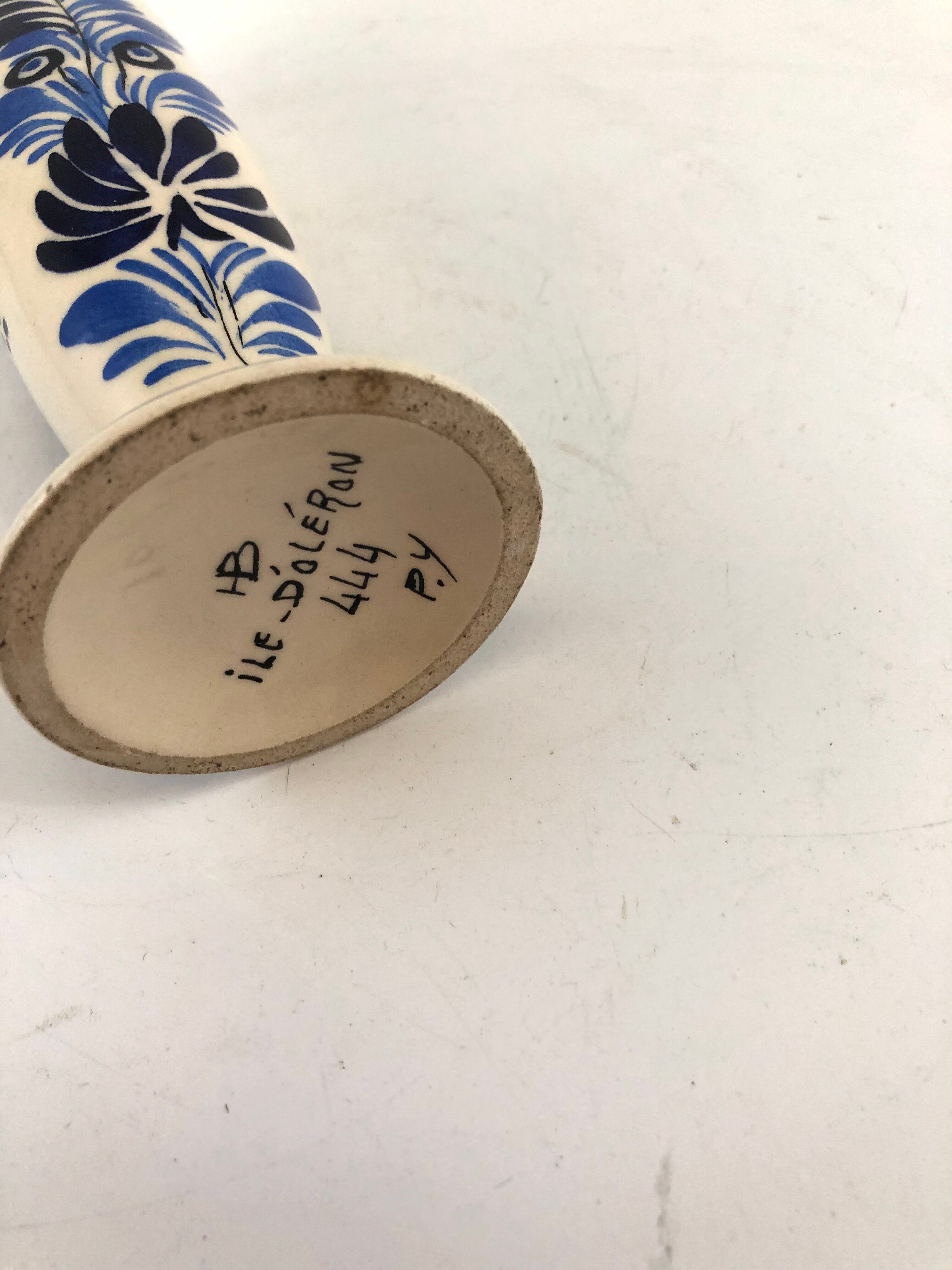 Breton white and blue vase with floral decoration Quimper Ile d'Oléron