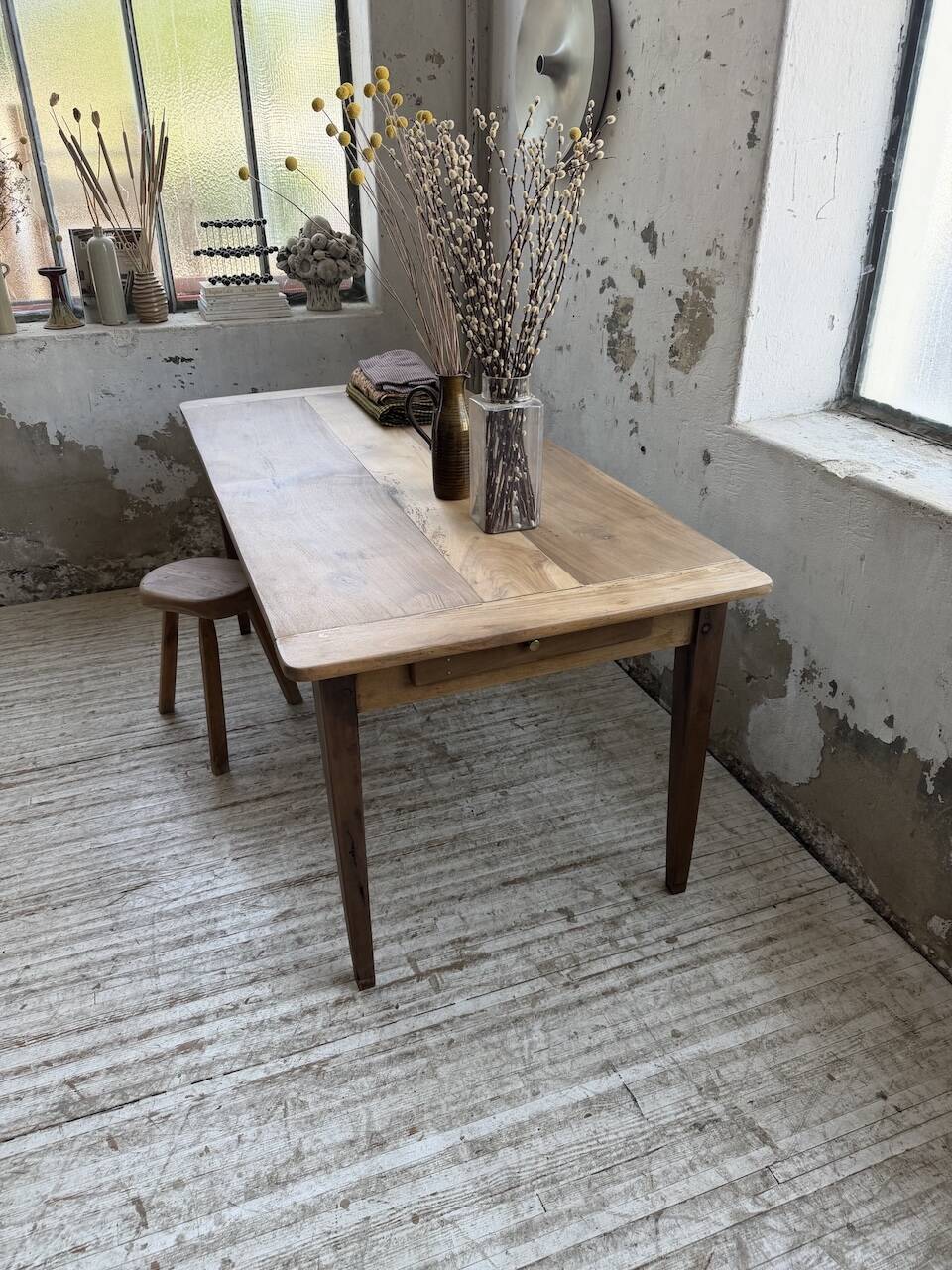 Table de ferme noyer pieds fuseaux 1950