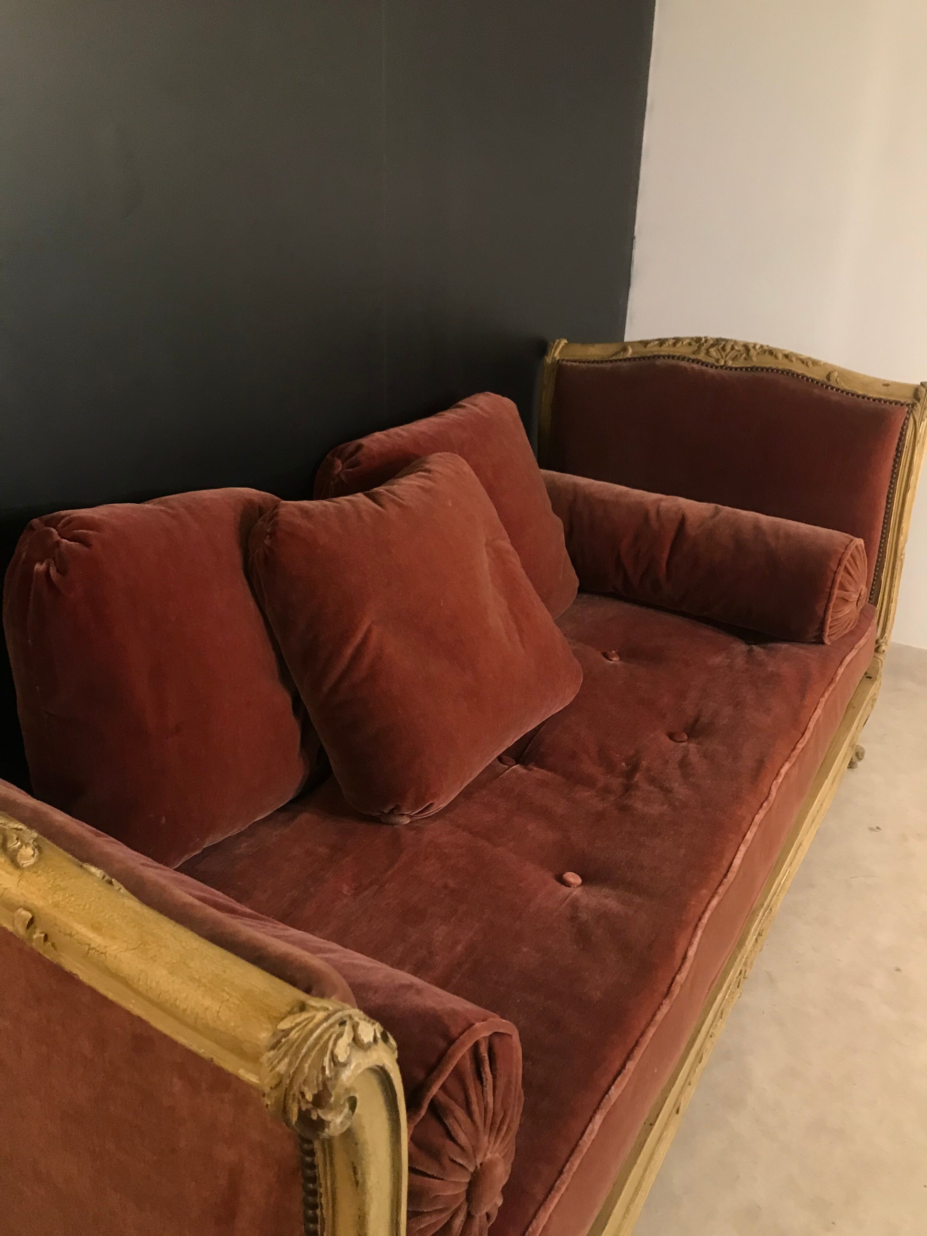 Louis XV style rest bed