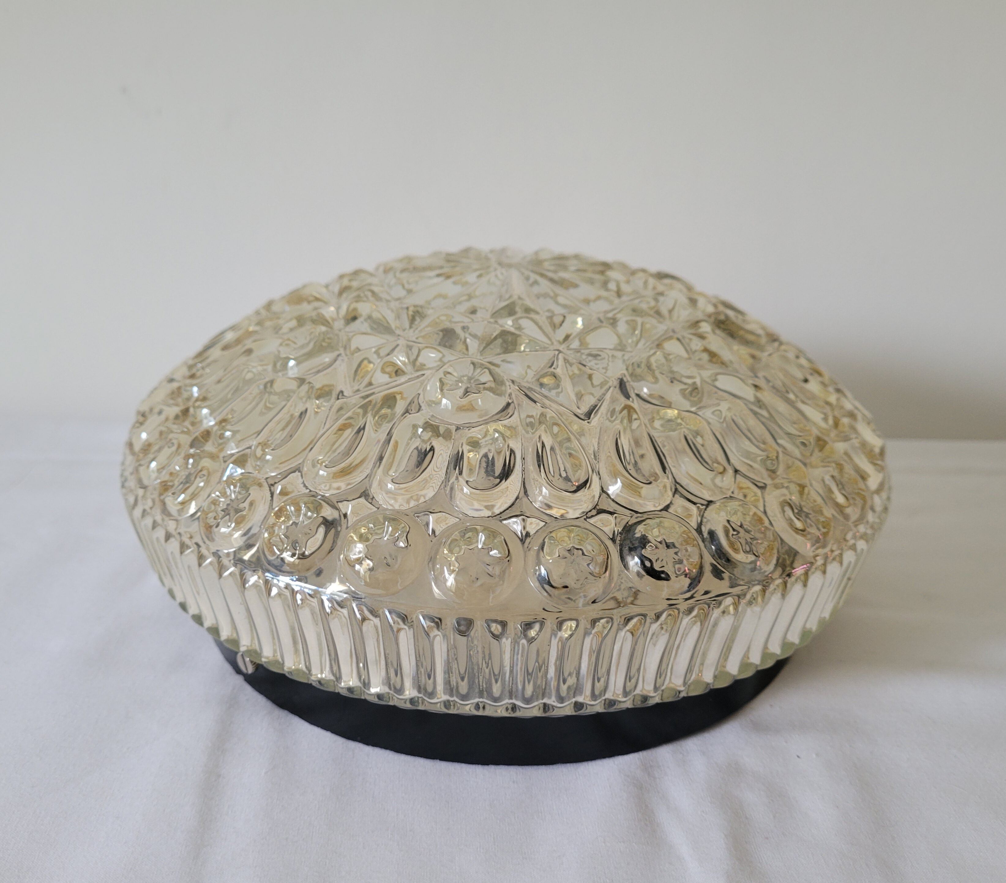 Molded glass ceiling lamp