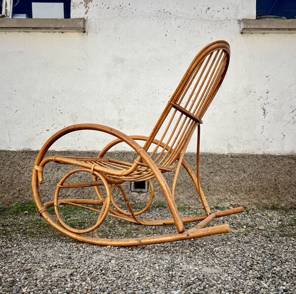 Fauteuil à bascule en rotin adulte – très bon état