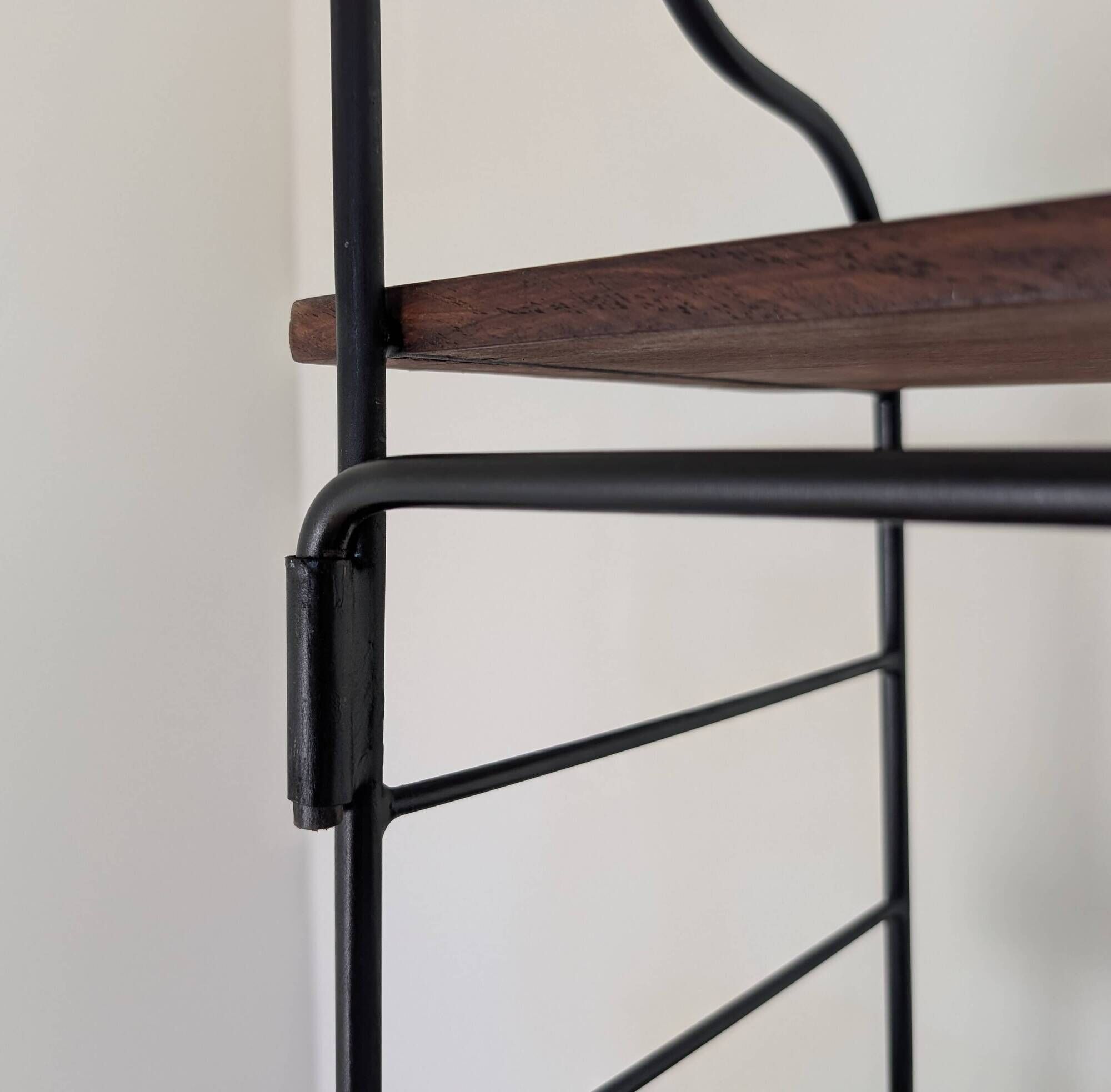Bookshelf 60'