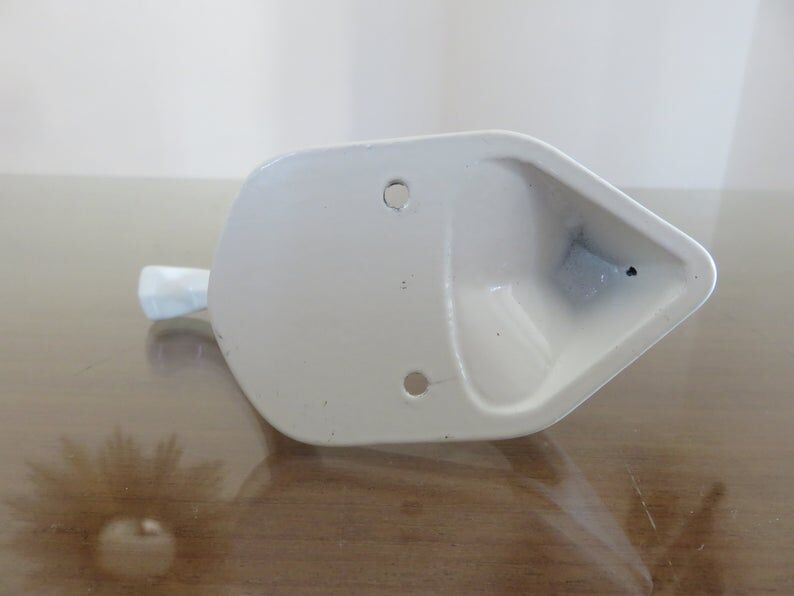 White lase metal patère 70s