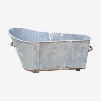 Ancient 18th century zinc bathtub