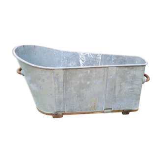 Ancient 18th century zinc bathtub