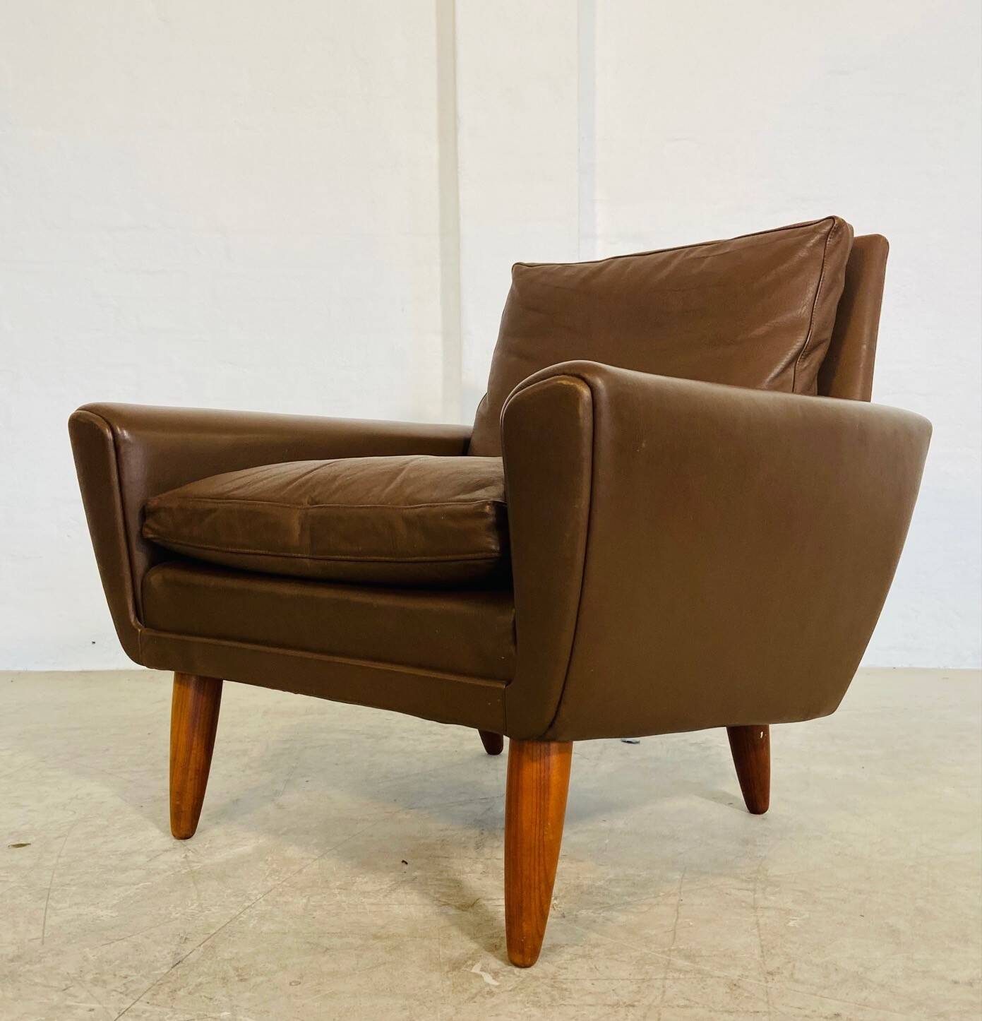 Vintage retro Danish mid-century G. Thams club chair in brown leather 60s