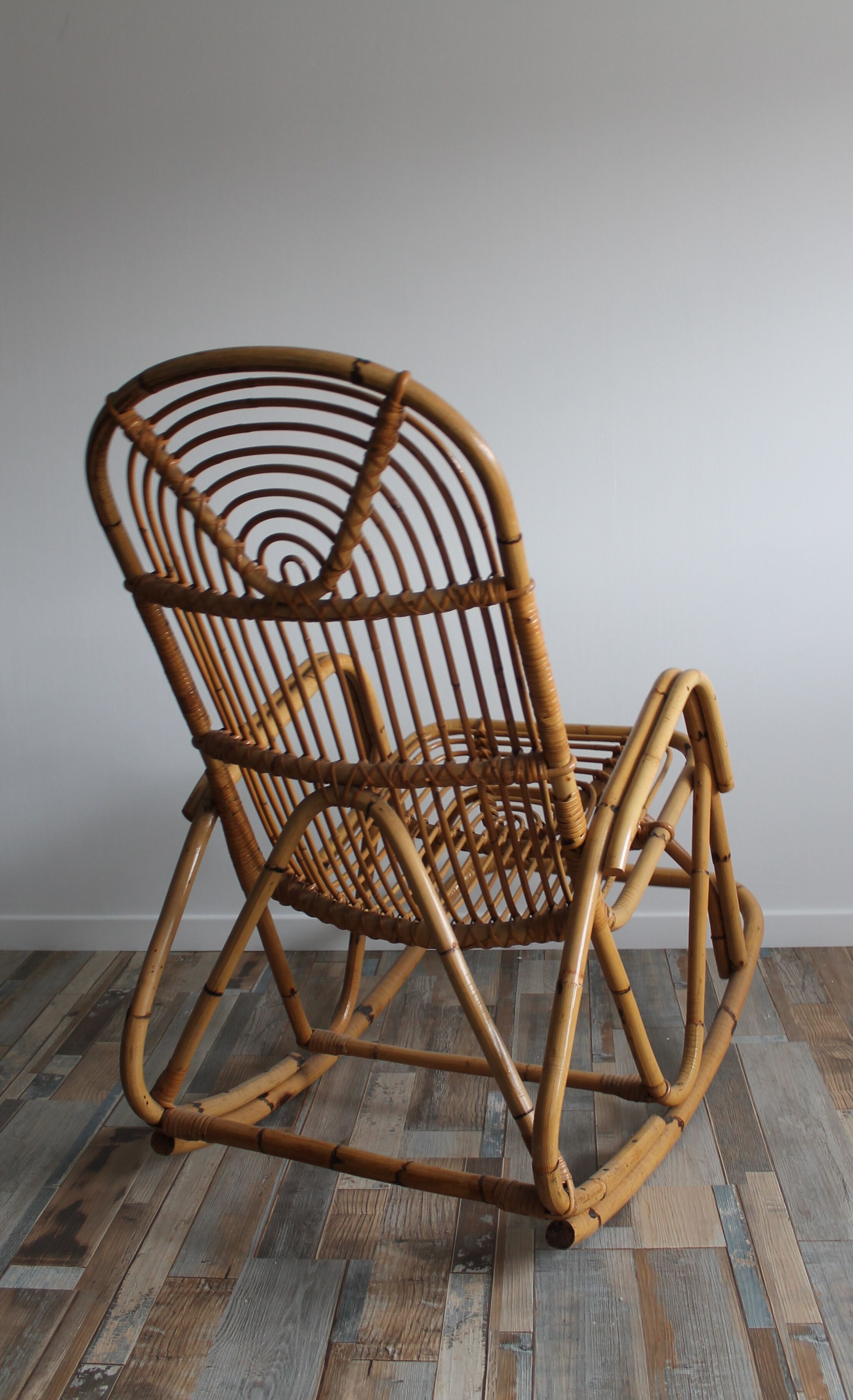 Rocking chair in vintage rattan 1960