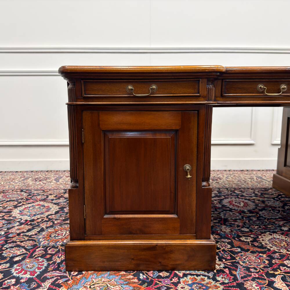 Très grand bureau partenaire classique anglais
