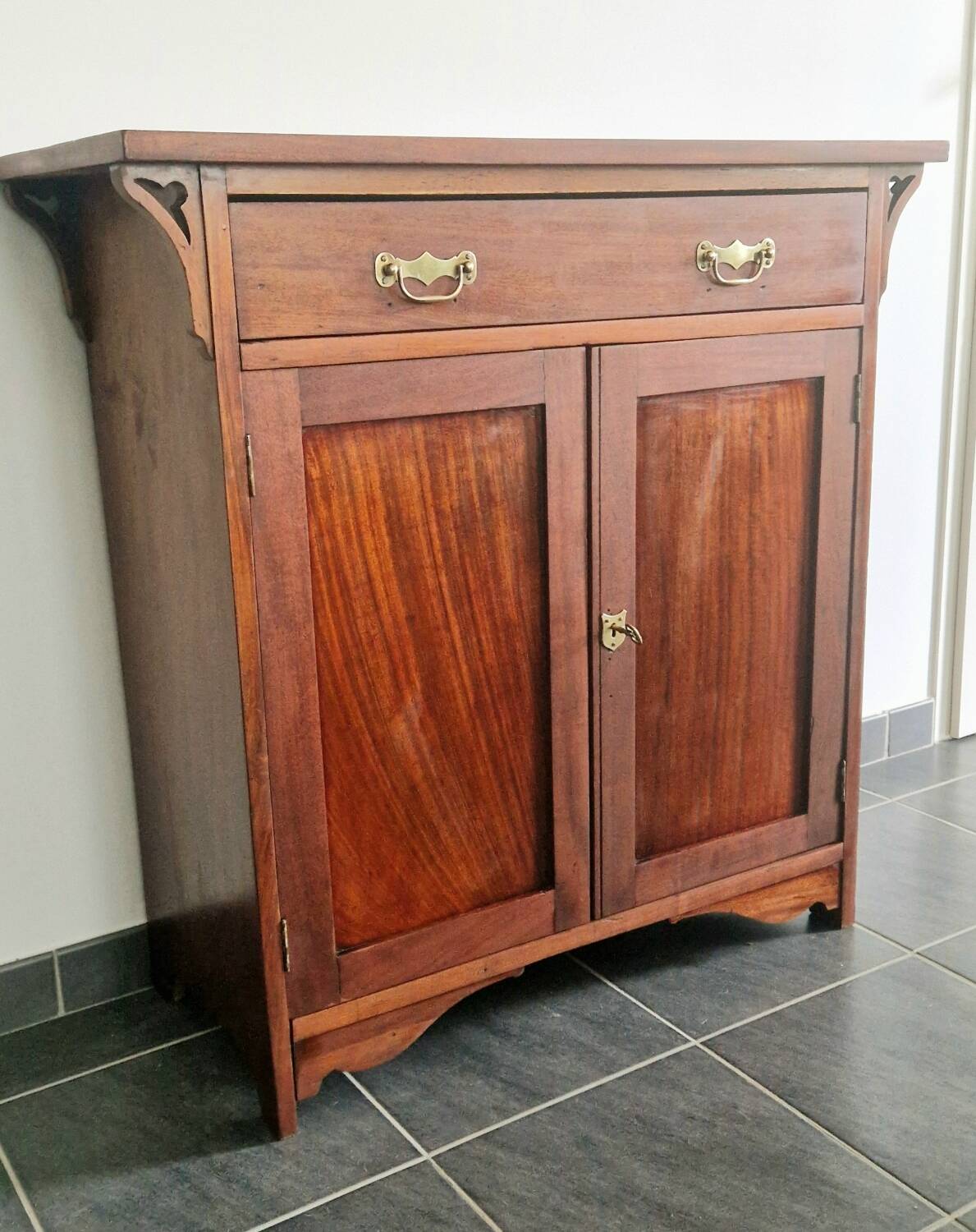 Antique mahogany sideboard signed Maple & Co, 19th century