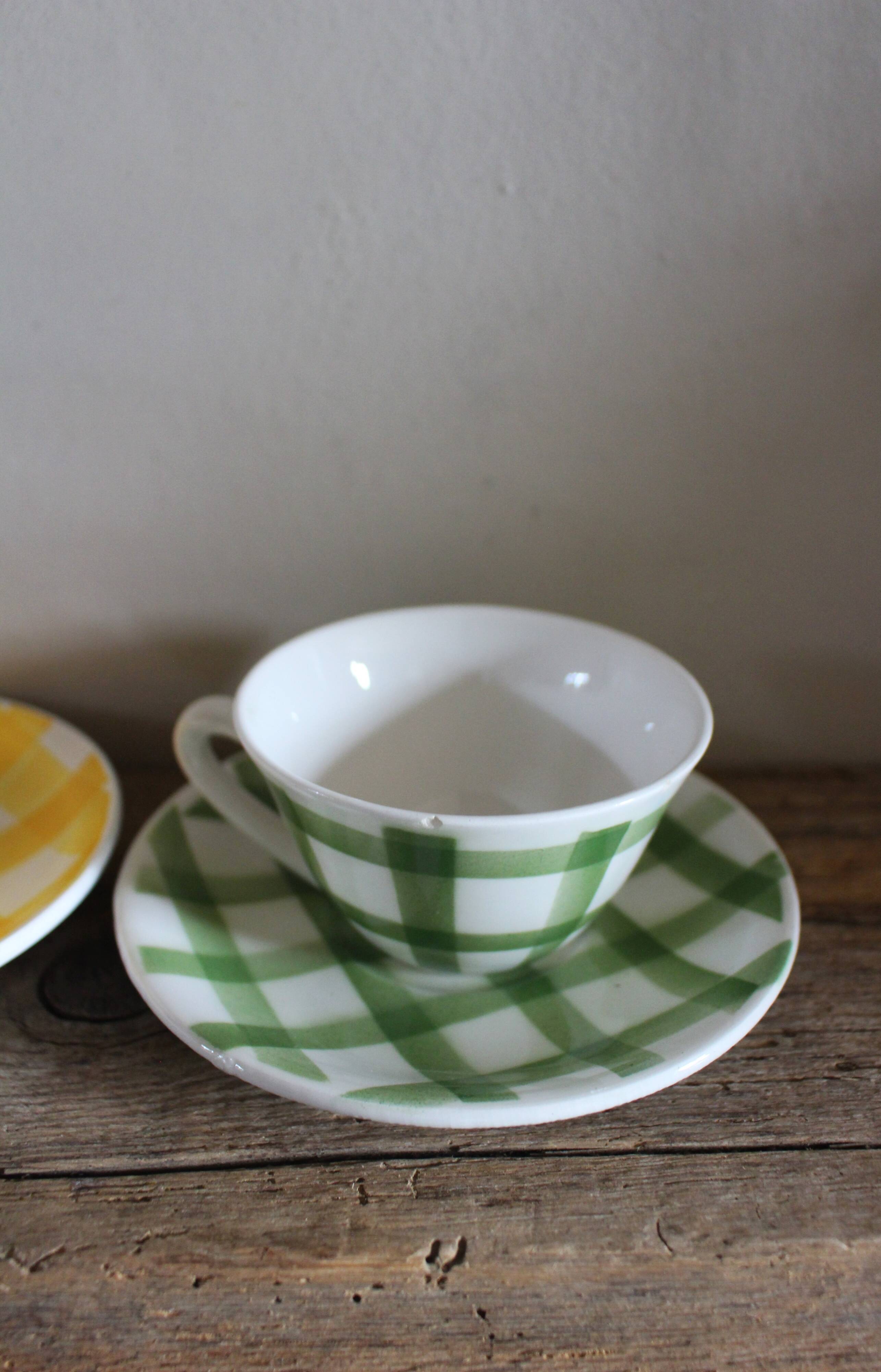 2 cups saucers Square Yellow Green Vintage