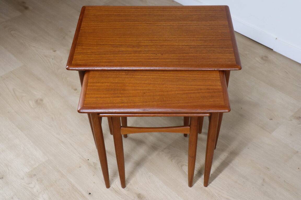 Tables gigognes scandinave en teck, 1960