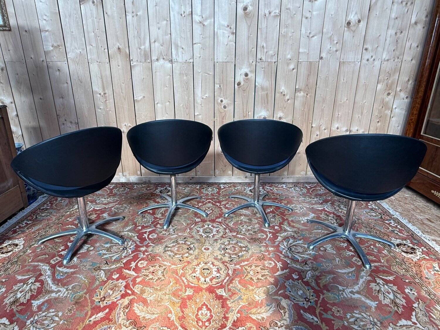 Set of 4 swivel shell chairs – 1980s – Karisma – Leather & Chrome metal