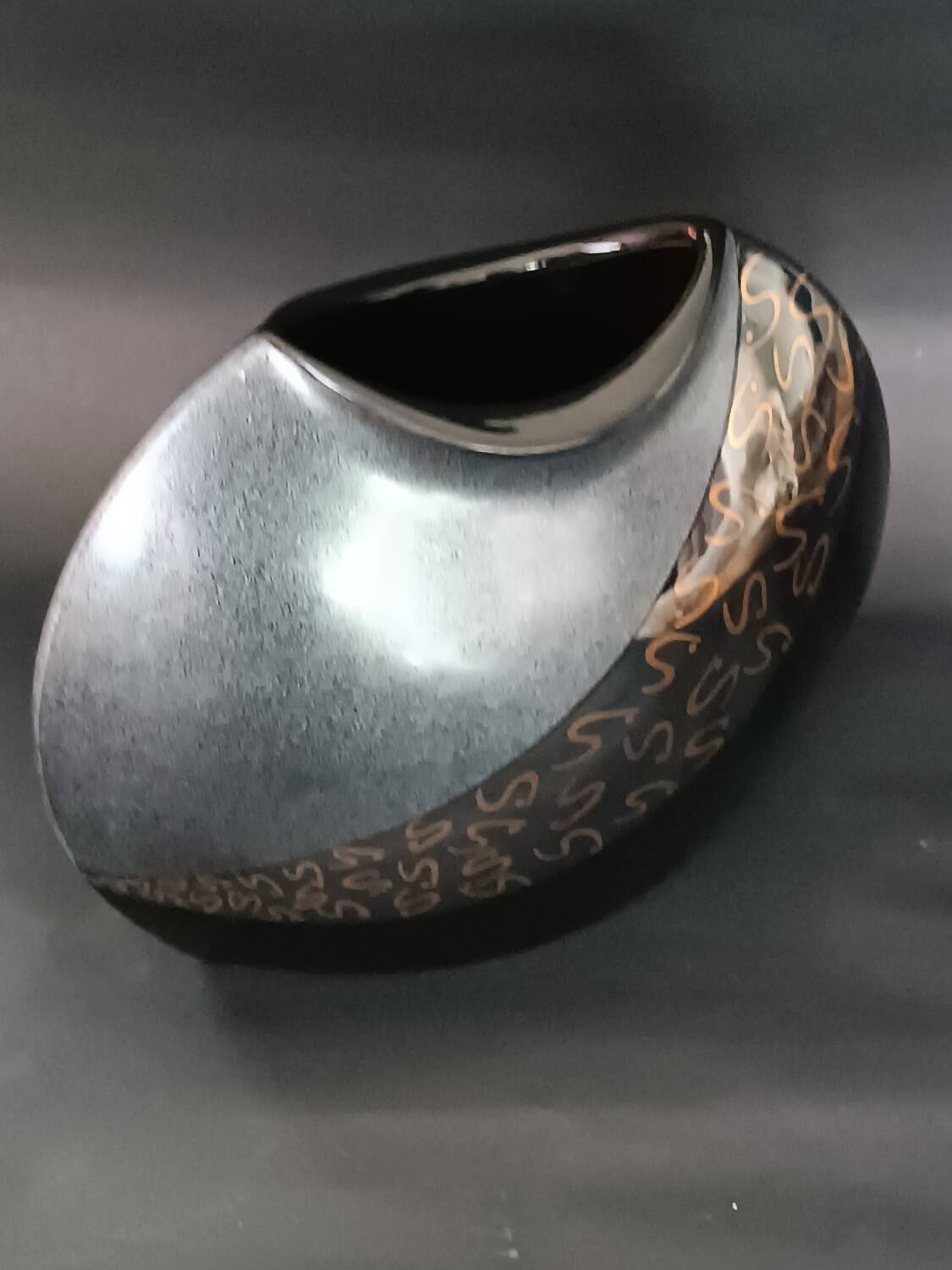 Steuler black ceramic geometric vase