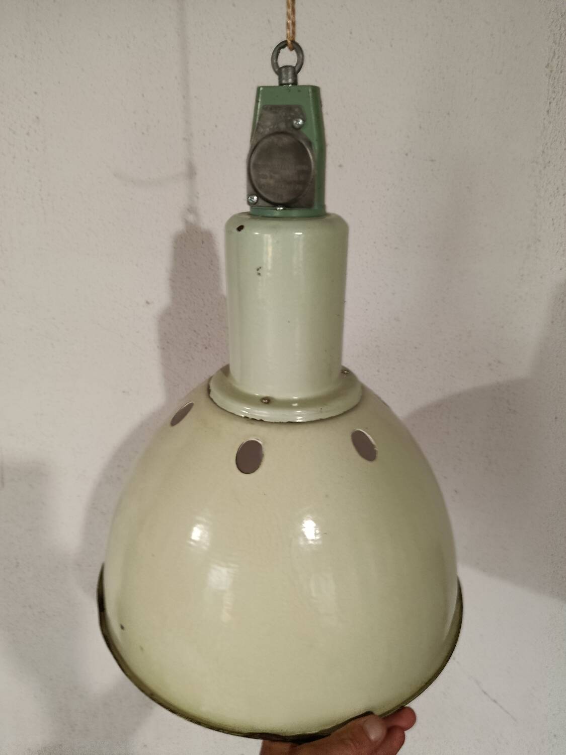 Industrial enamelled steel pendant light