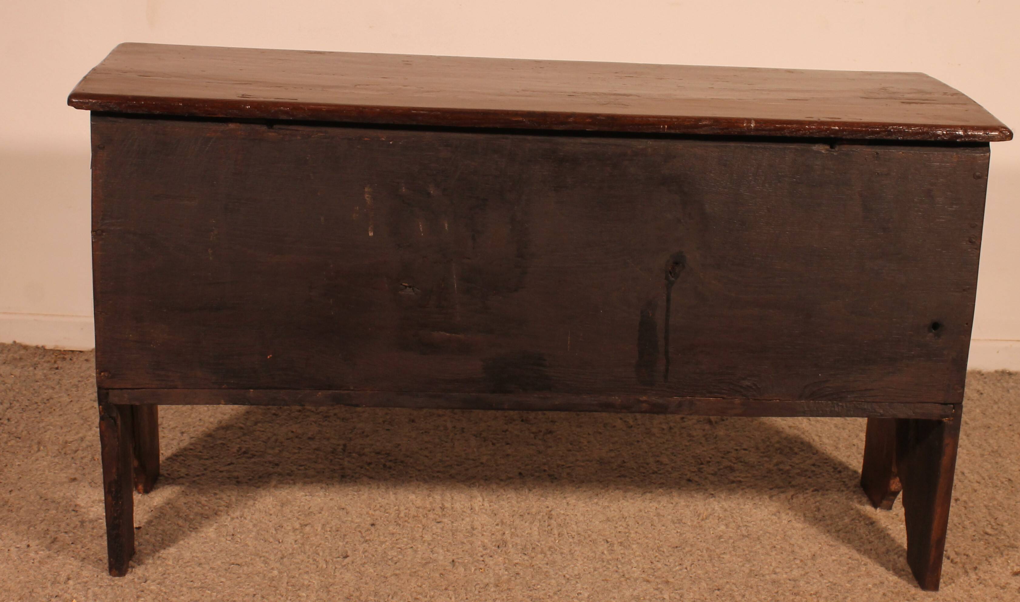 Oak Saber Chest Circa 1600