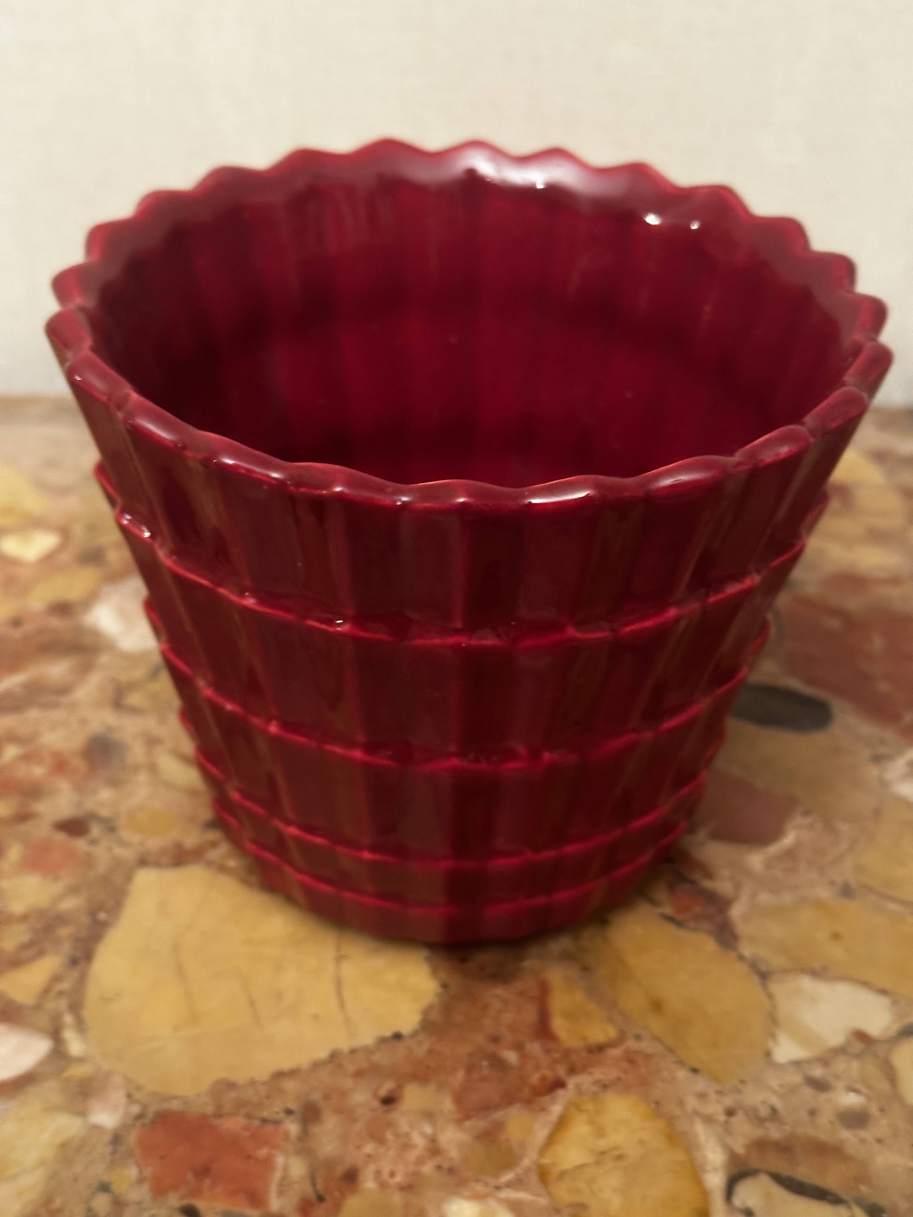 1950s Pleated Ceramic Cache Pot Bordeaux St-Clement H11/D14