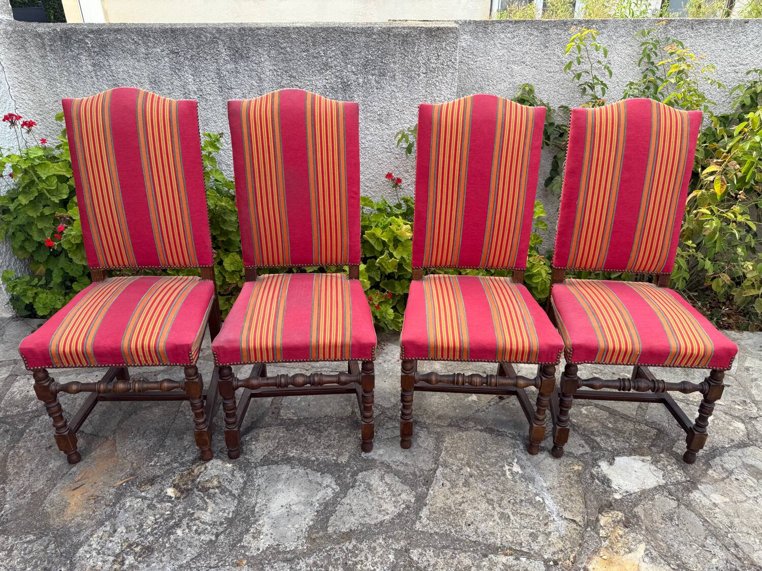 Set of 4 Louis XIII style chairs