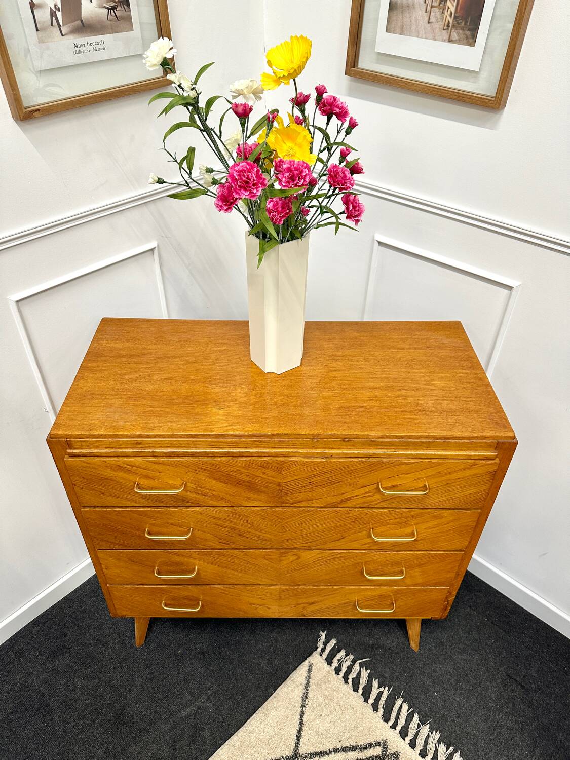 Commode vintage pieds compas