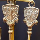 Brass fireplace set with 4 accessories.