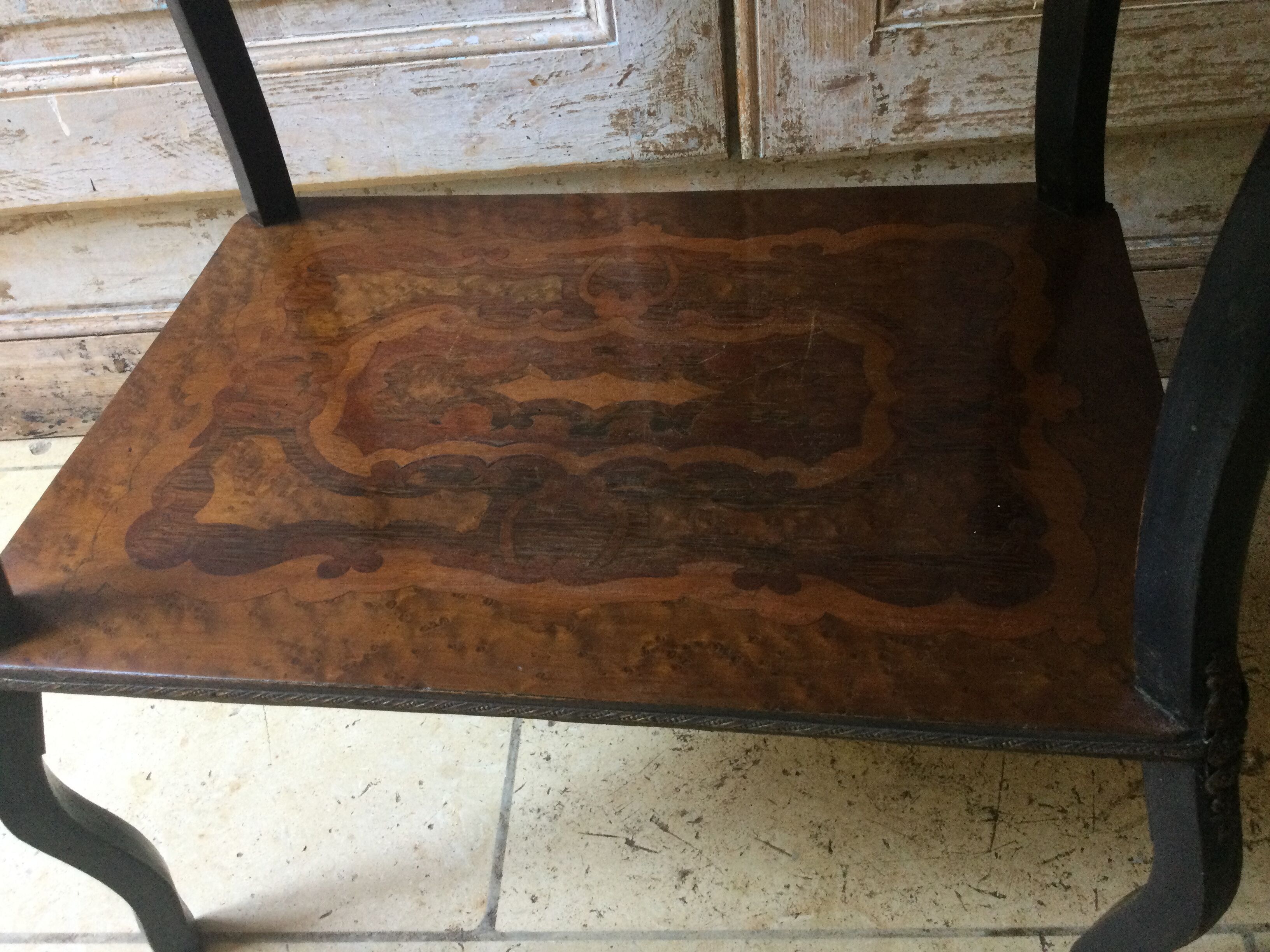 Old inadvertent dressing table