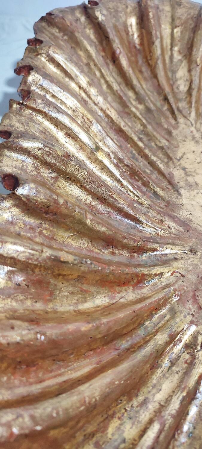 Centro de mesa de madera y pan de oro. España, 1930s.