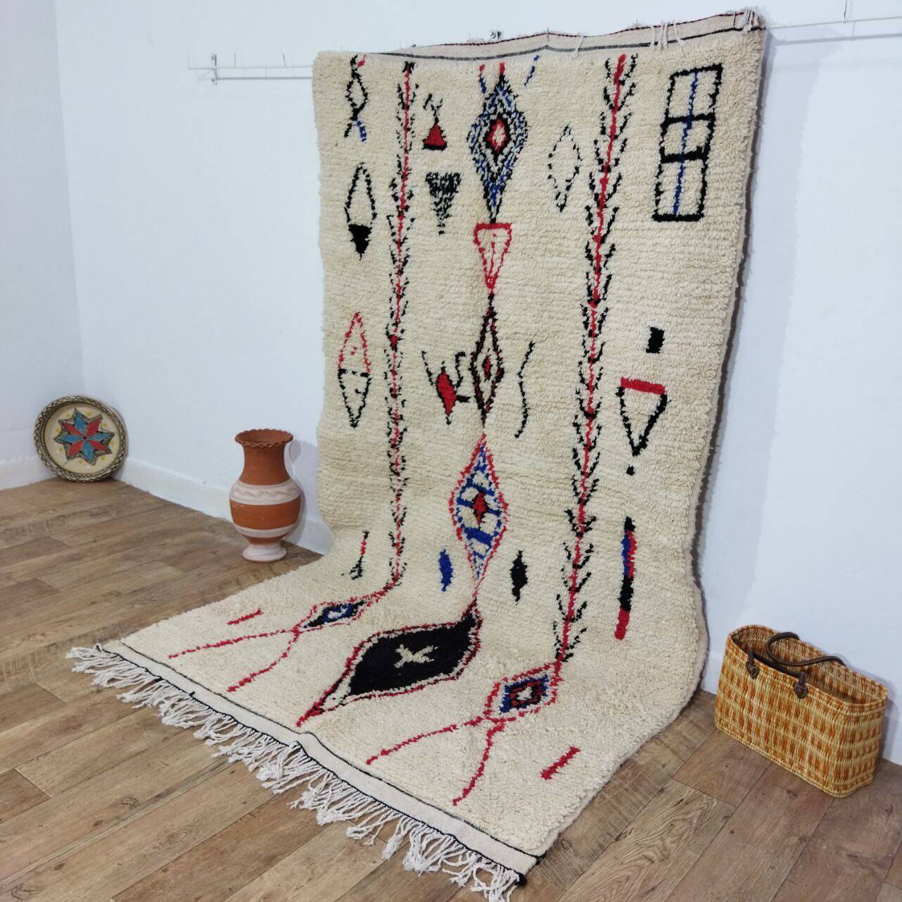Handmade wool Berber rug 260 x 147 cm