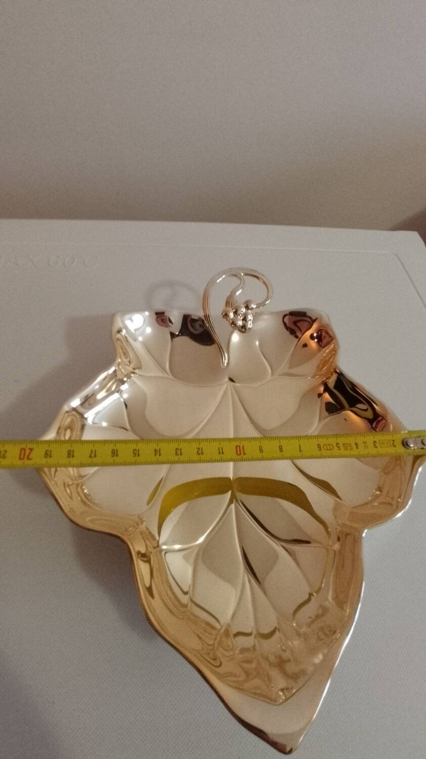 Silver leaf vine dish, silver-plated metal